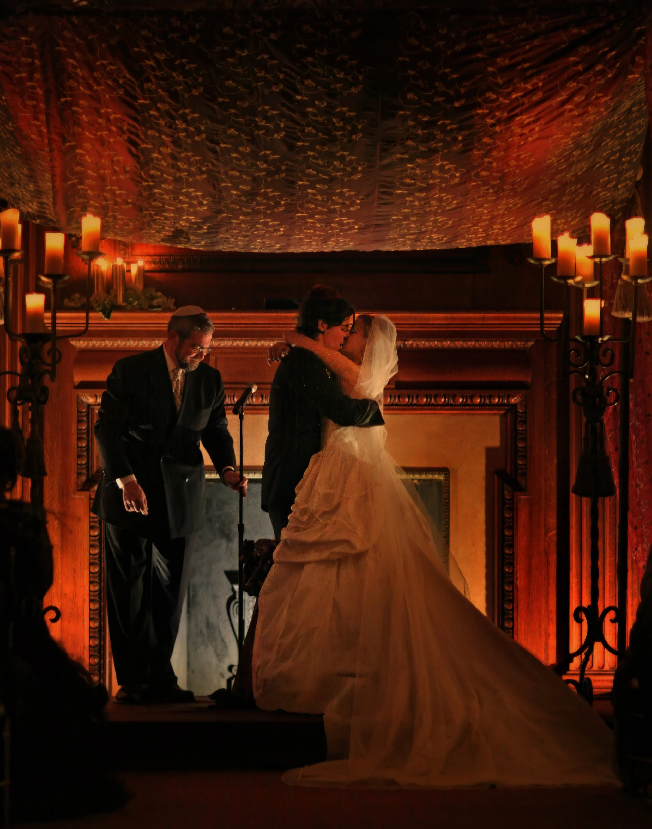 harmonie-club-wedding-ceremony-kiss.jpg