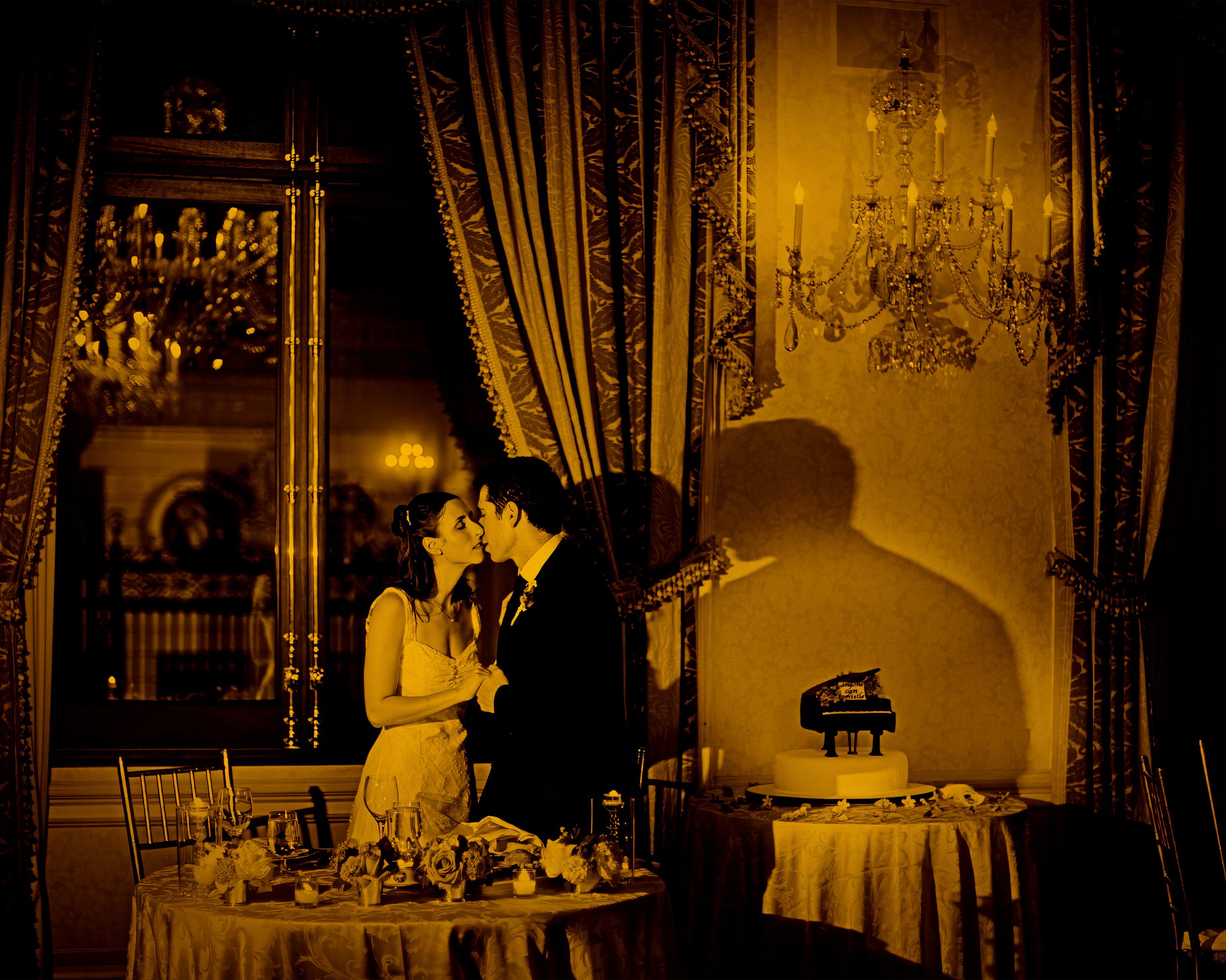harmonie-club-wedding-bride-groom-dinner-kiss.jpg