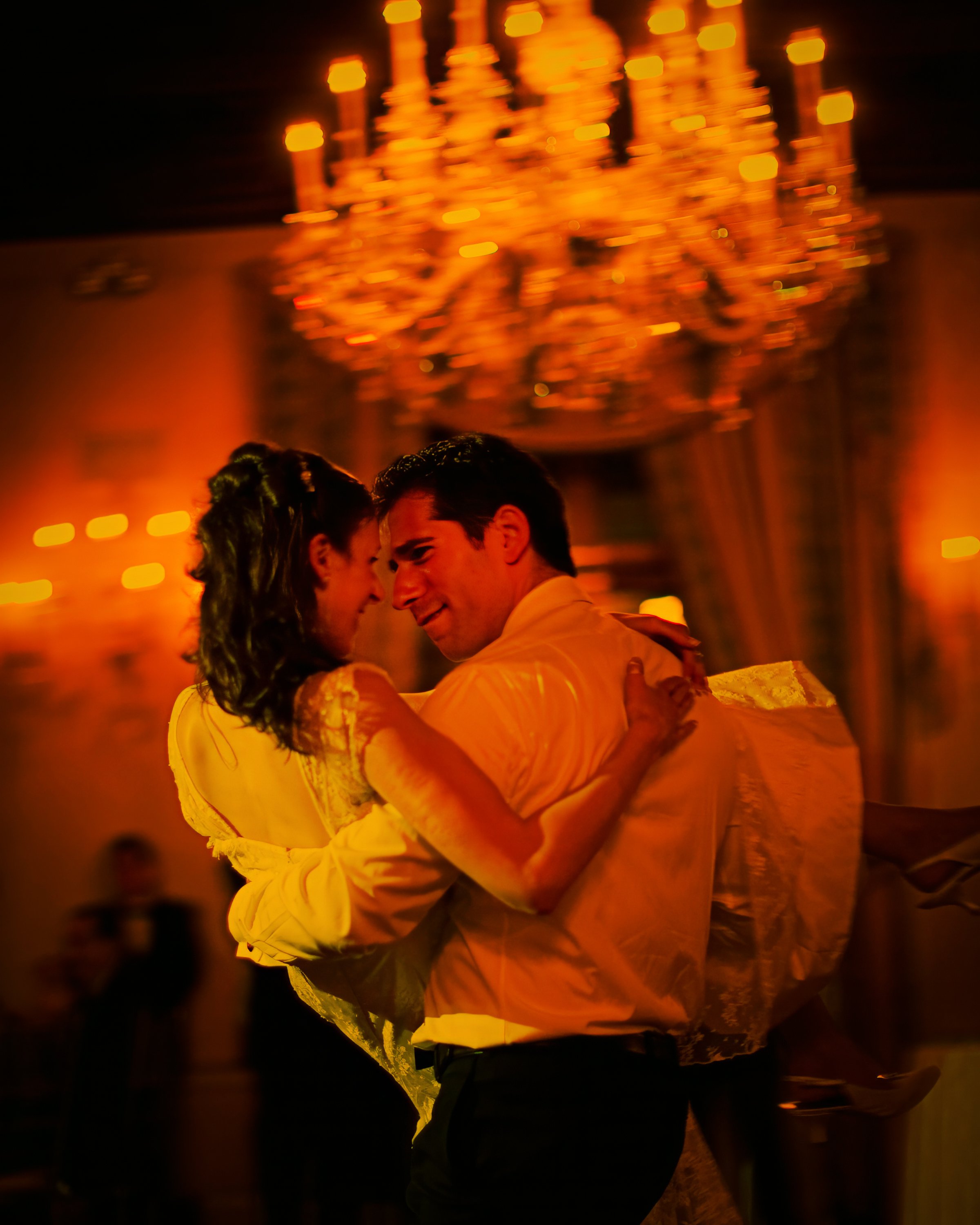 harmonie-club-wedding-bride-groom-romantic-lift.jpg