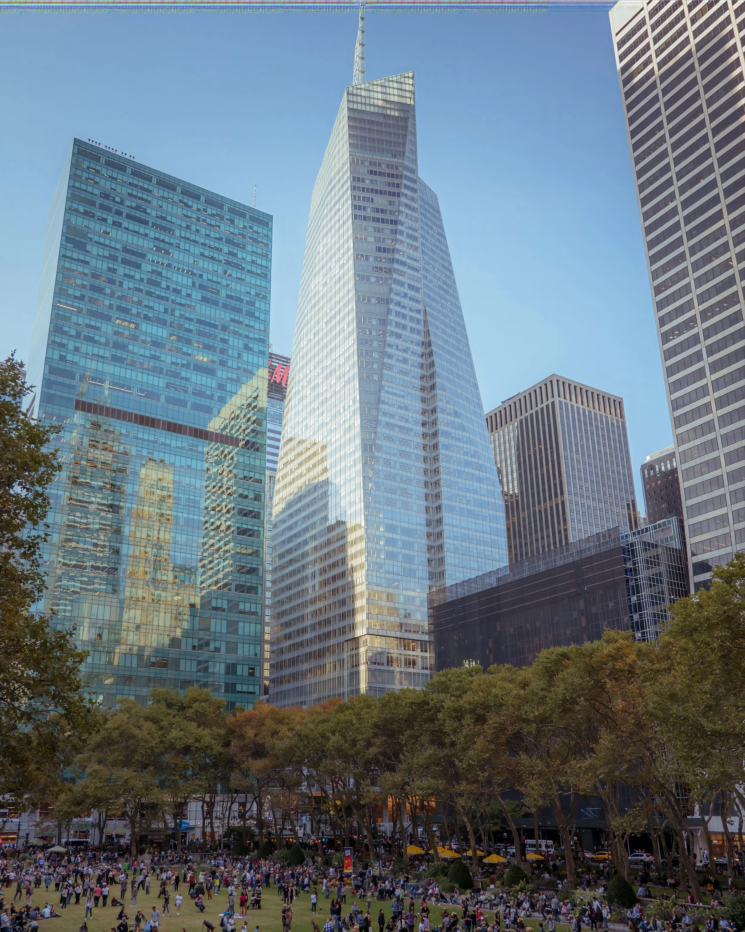 Bustling Bryant Park Midtown Manhattan Wedding Location Scene