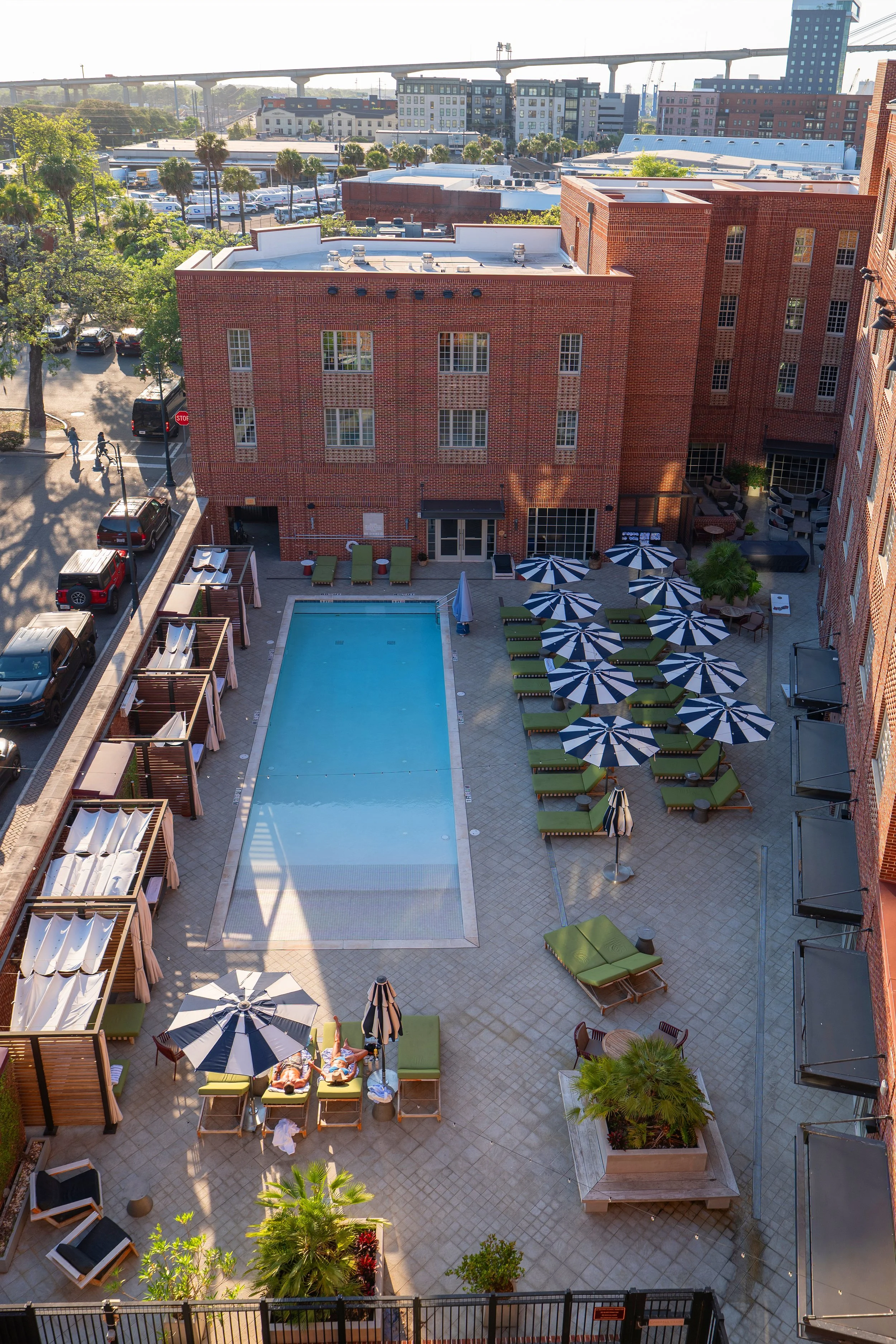 alida-hotel-pool-savannah-ga.jpg