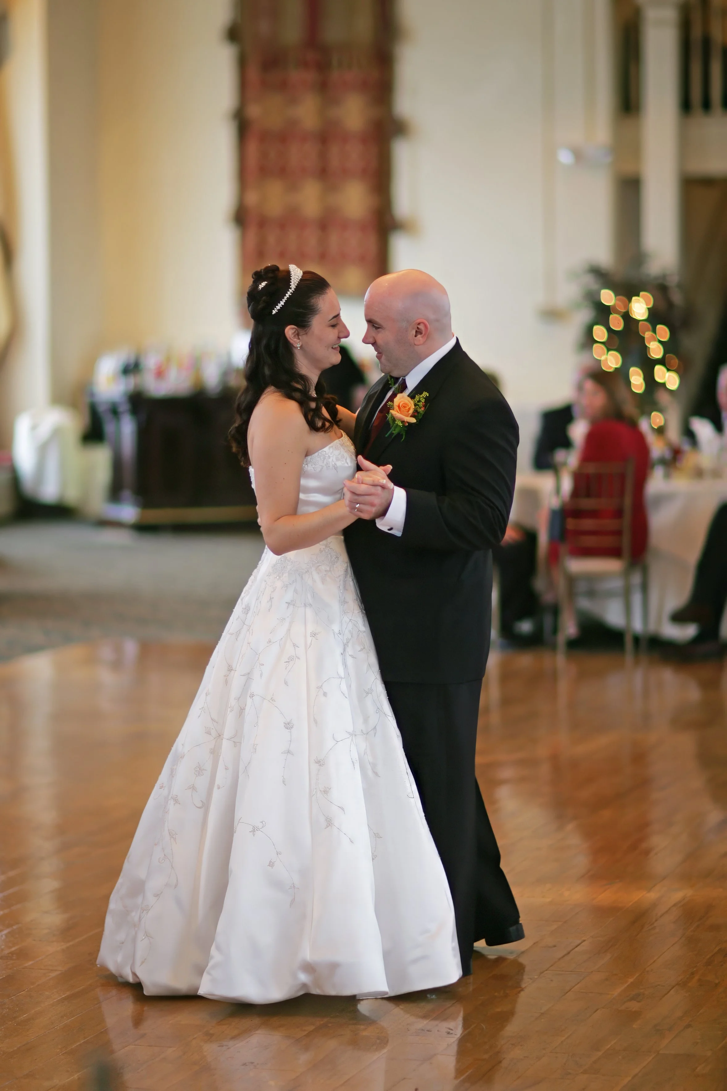 bond-ballroom-wedding-first-dance-full-length.jpg