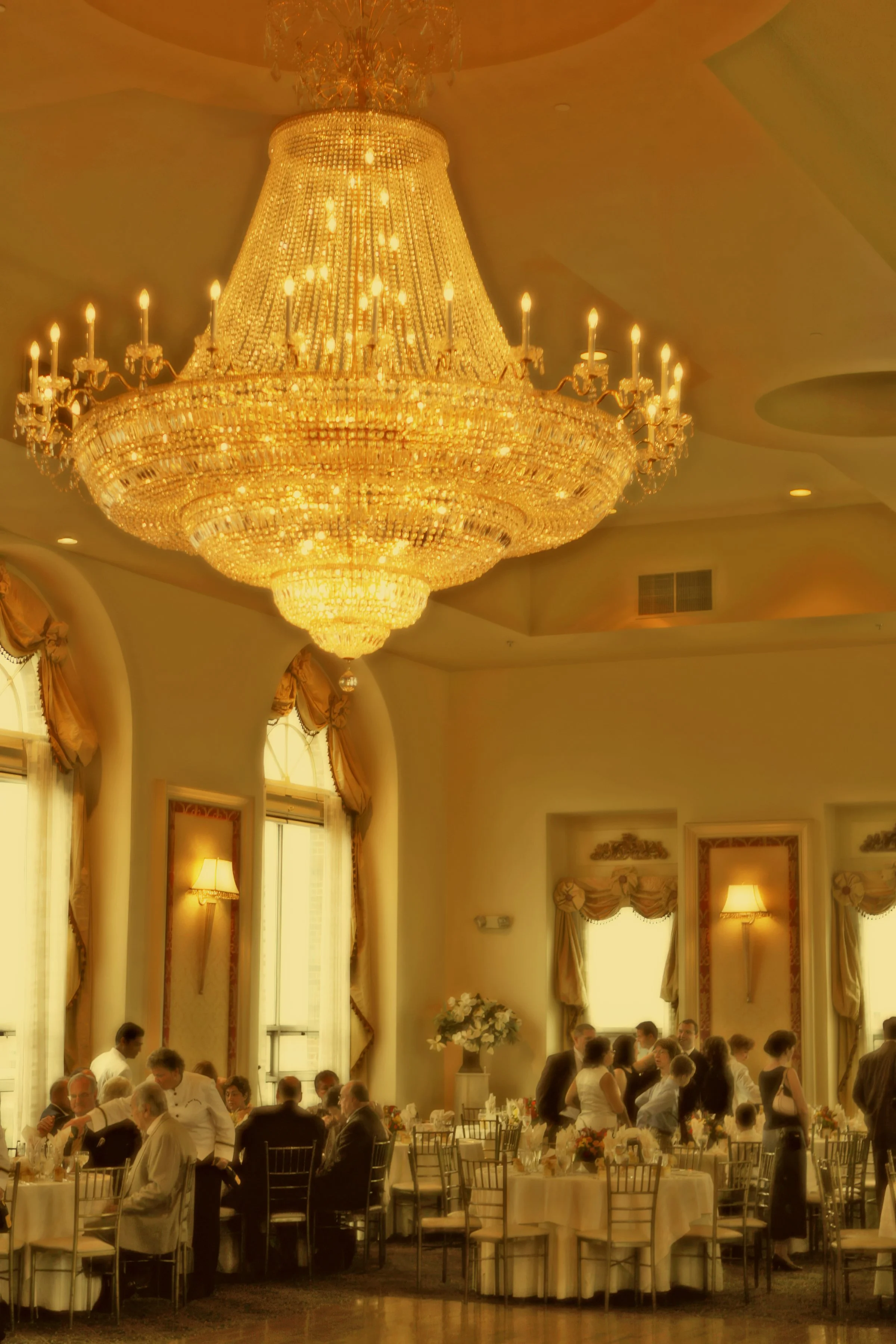 bond-ballroom-wedding-sweeping-giant-chandelier.jpg