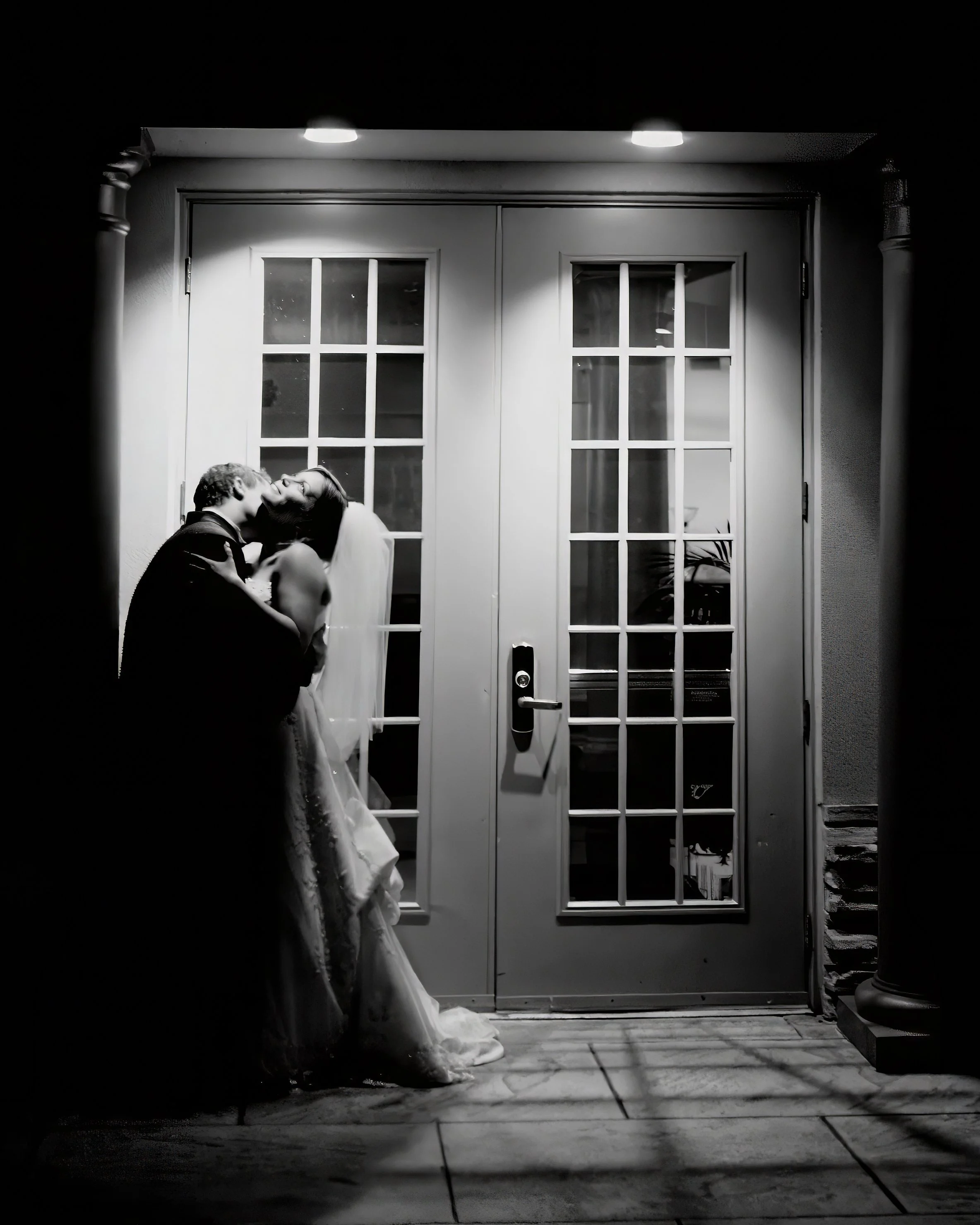 waterview-monroe-ct-bride-groom-doorway-portrait.jpg