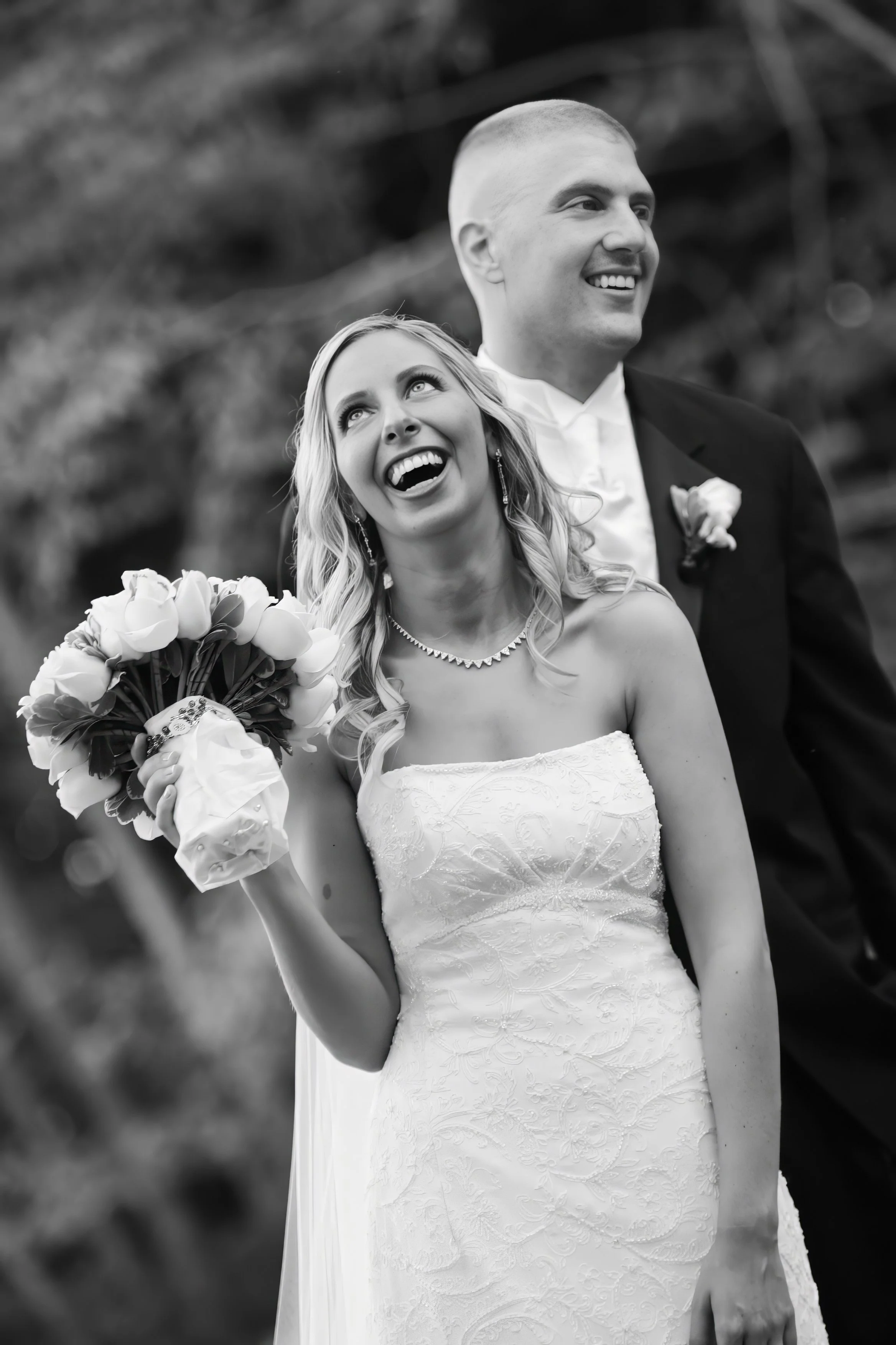 waterview-monroe-ct-bride-groom-outdoor-candids.jpg