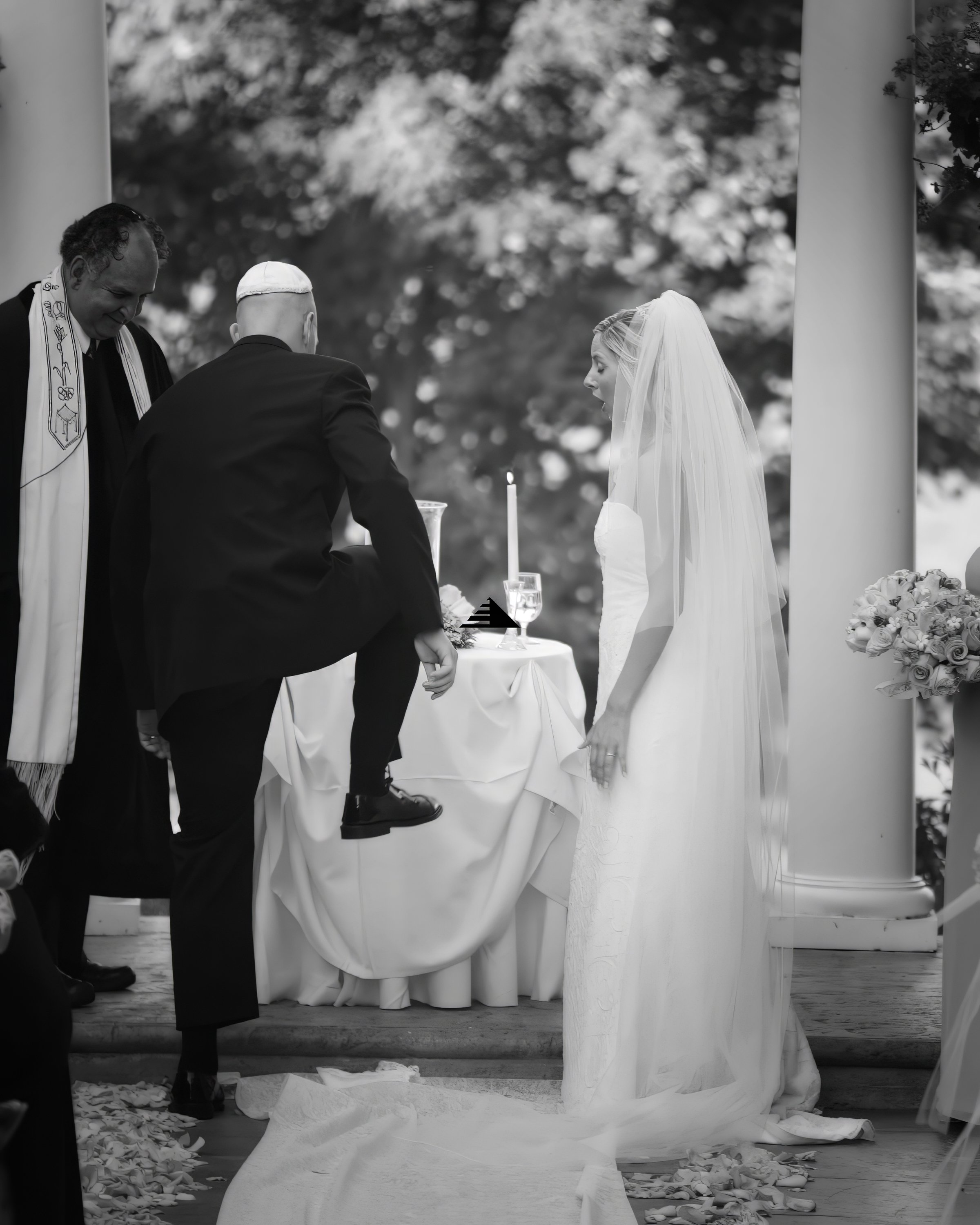 waterview-monroe-ct-wedding-ceremony-breaking-glass.jpg