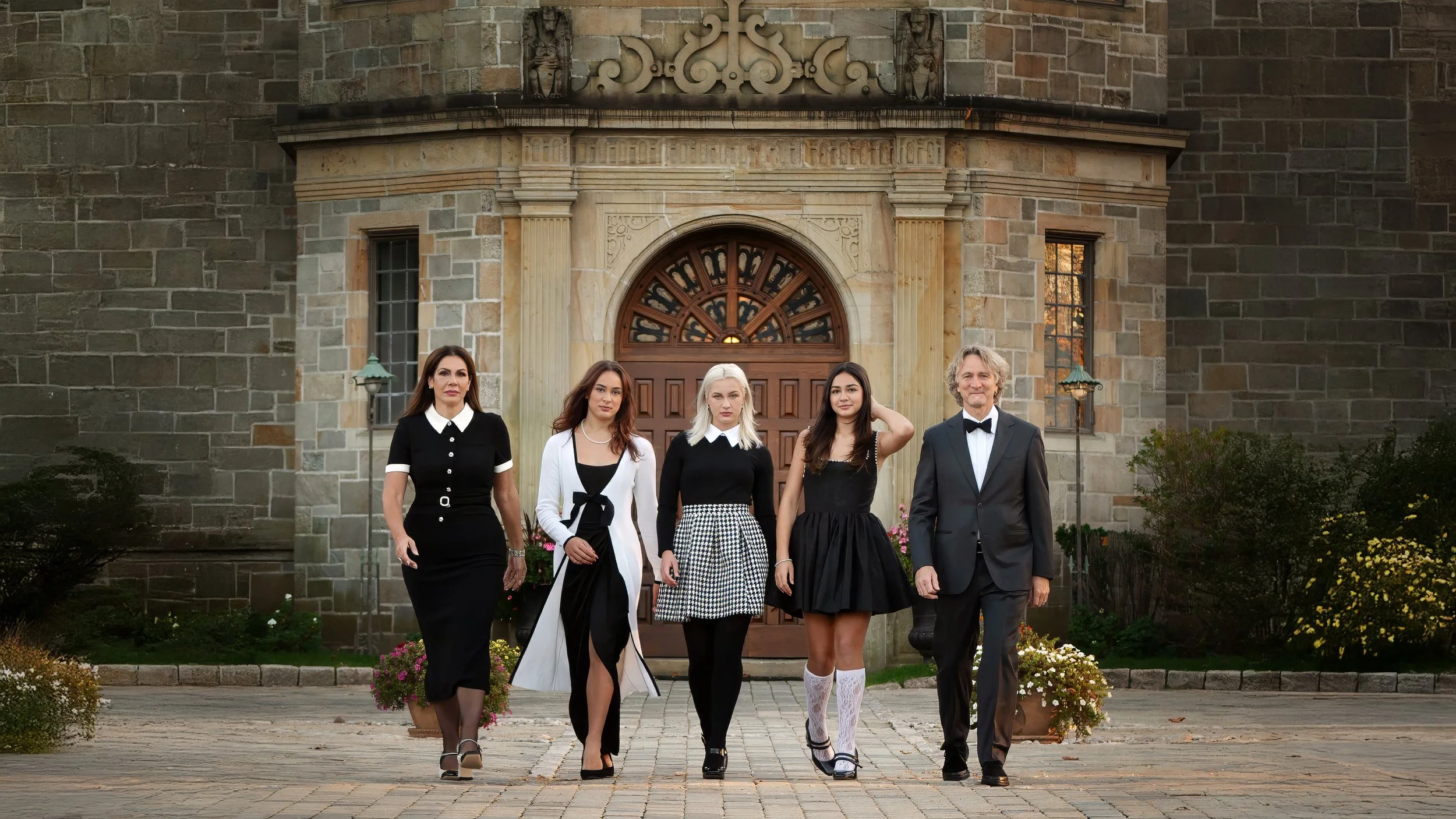 Fashionable family portraits for contemporary styles