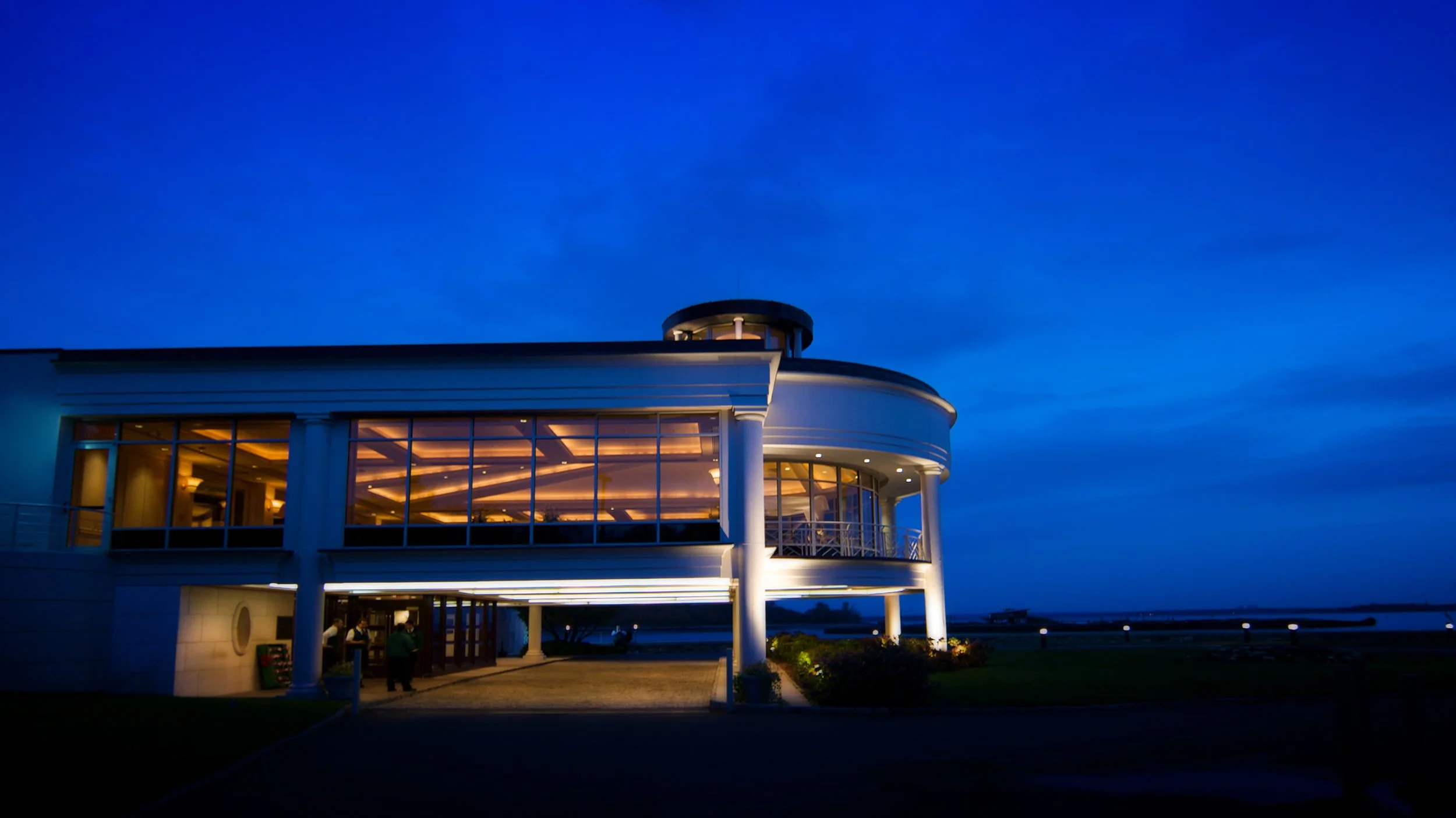 Glen Island Harbour Club illuminated in the evening