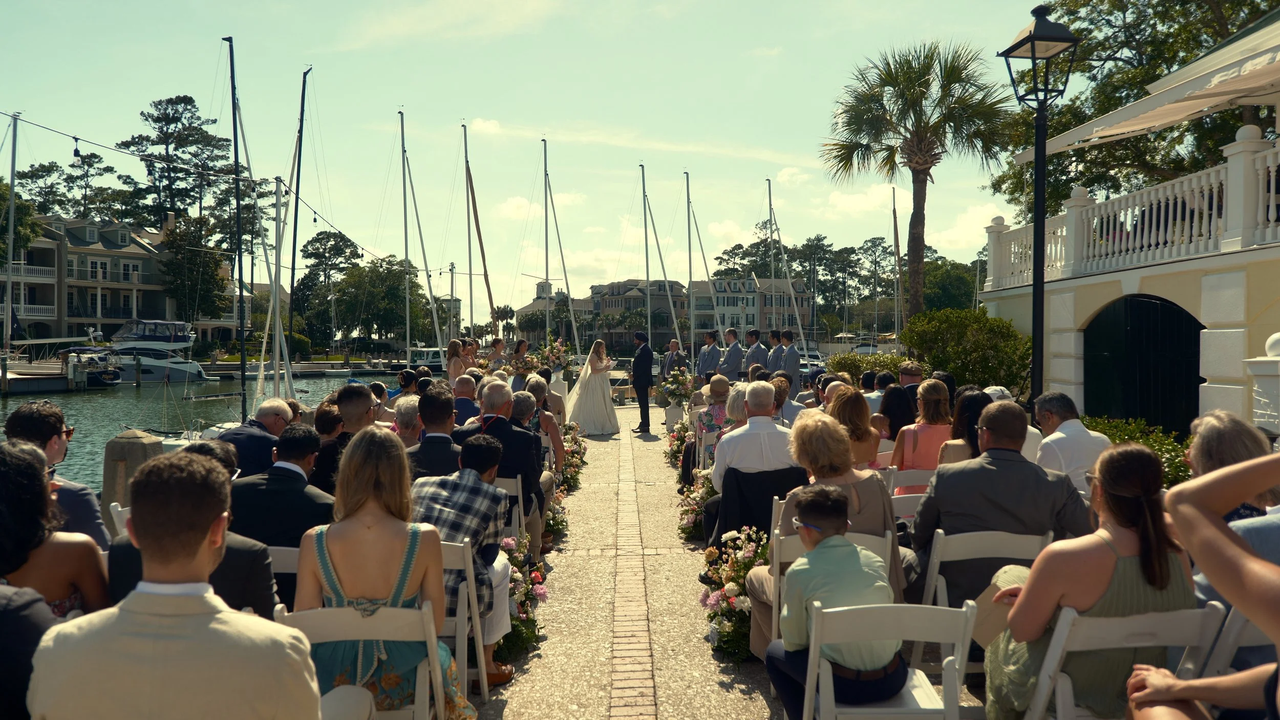 Sweeping view of an outdoor wedding ceremony at the South Carolina Yacht Club in Hilton Head