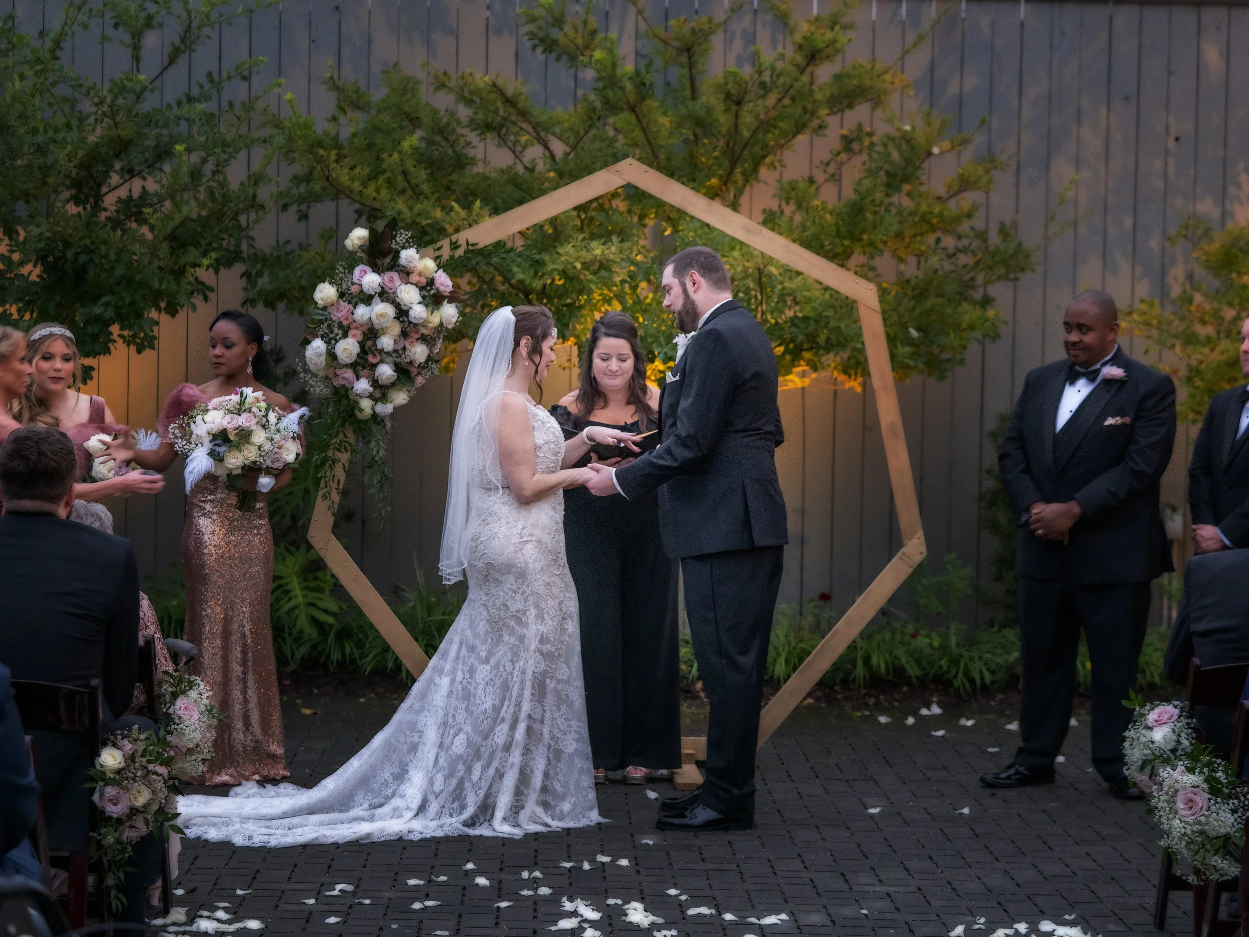 Wedding ceremony in the Victory North Savannah Courtyard