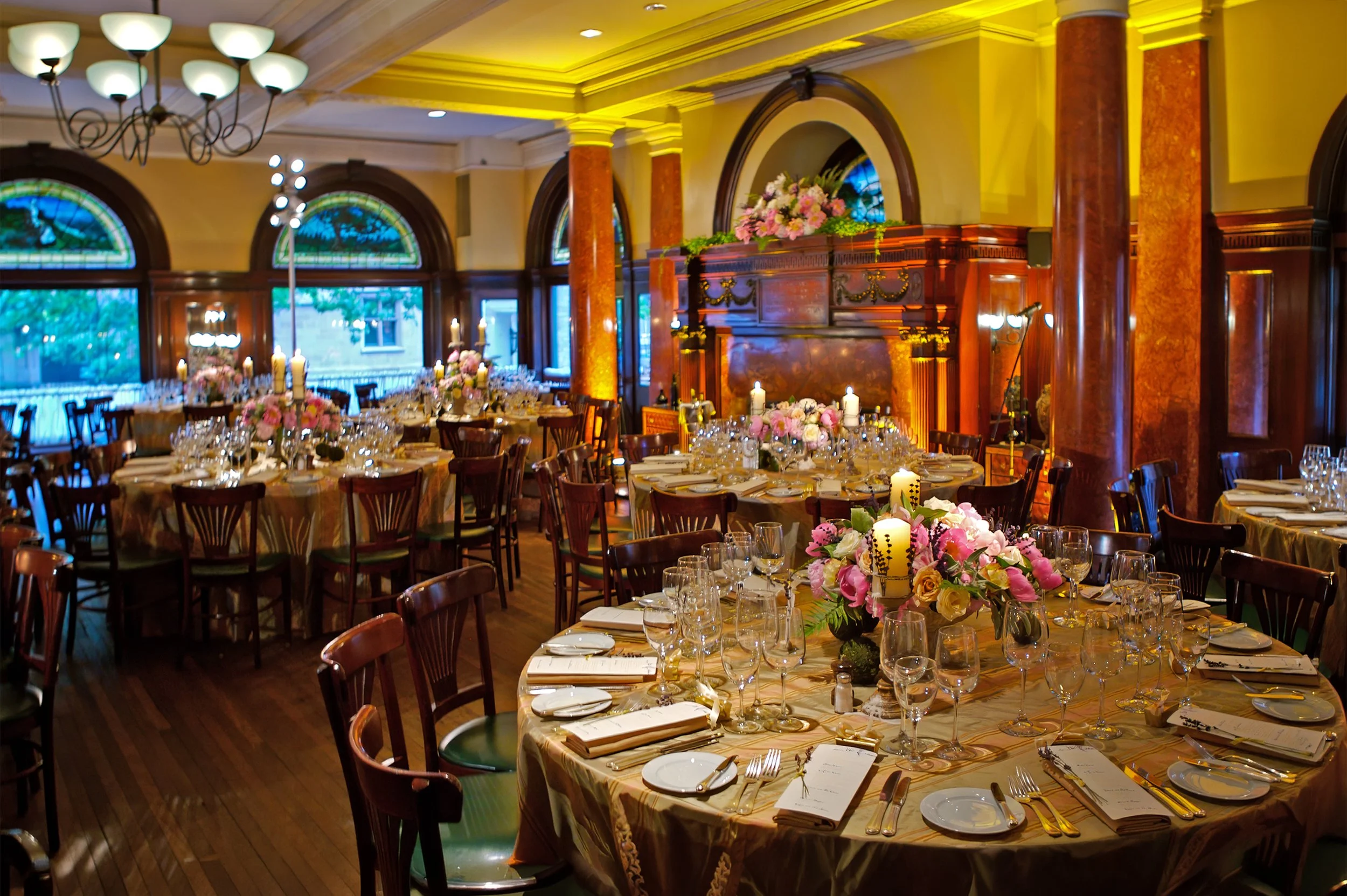 Elegant wedding dinner seating and decor at Union League Cafe in New Haven, Connecticut.