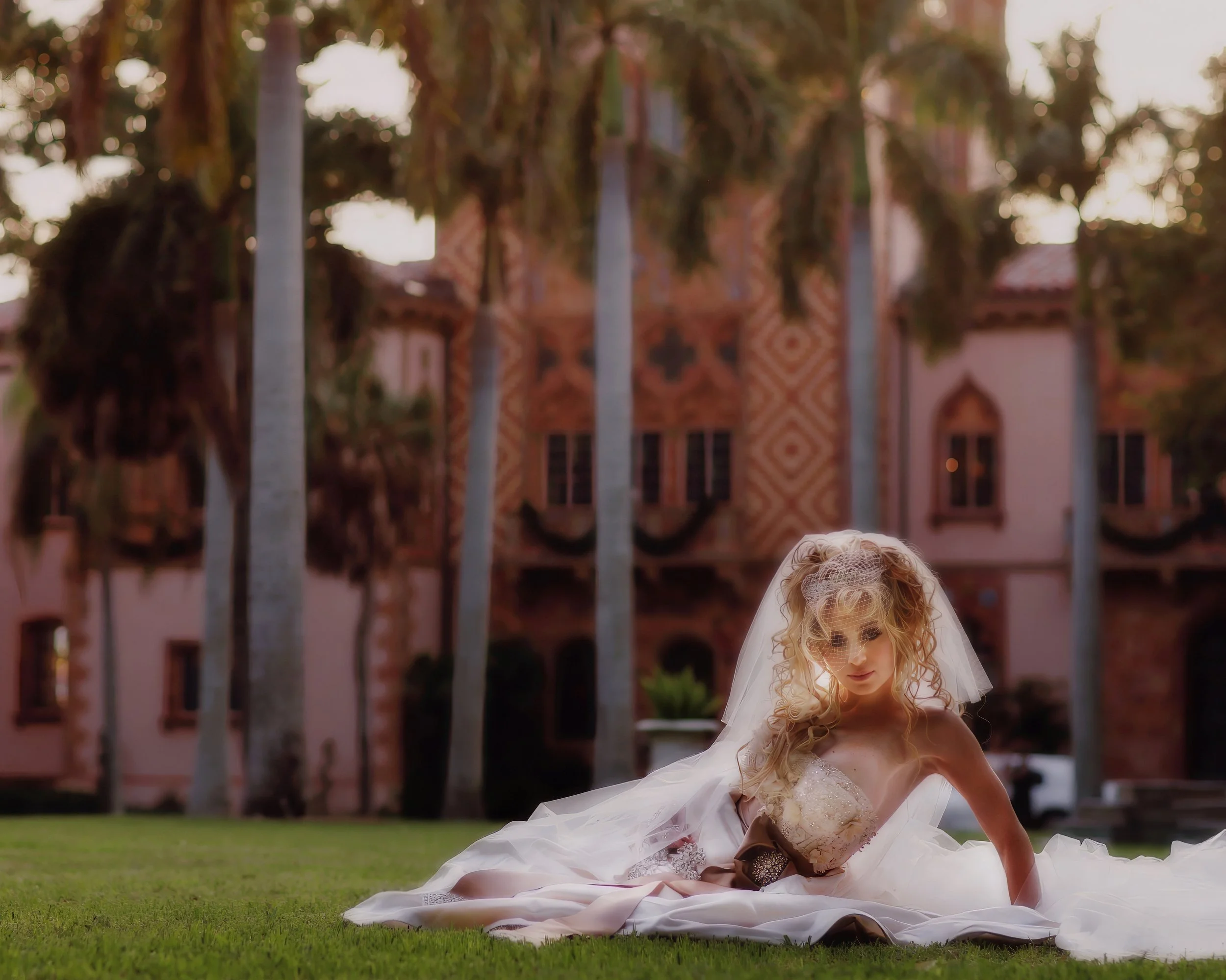 Bridal portrait in front of Cá d’Zan at the Ringling Museum in Sarasota, Florida, captured by Maring Visuals.
