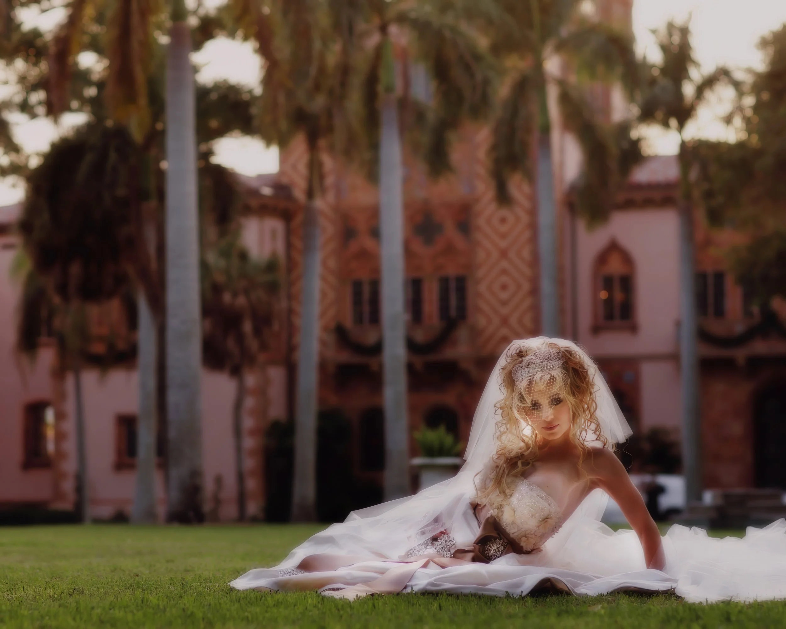 Glamorous bridal portrait at Ca’ d’Zan on the Ringling Museum estate in Sarasota, Florida.