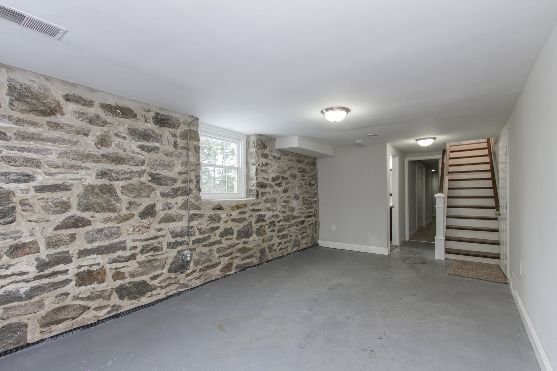 932 Wootton Rd3.JPG
