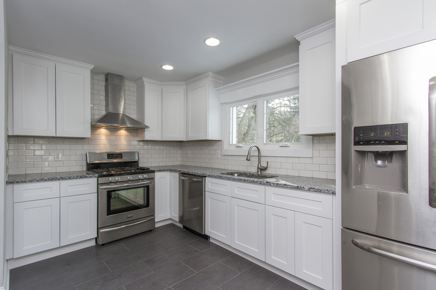 932 Wootton Rd30.JPG