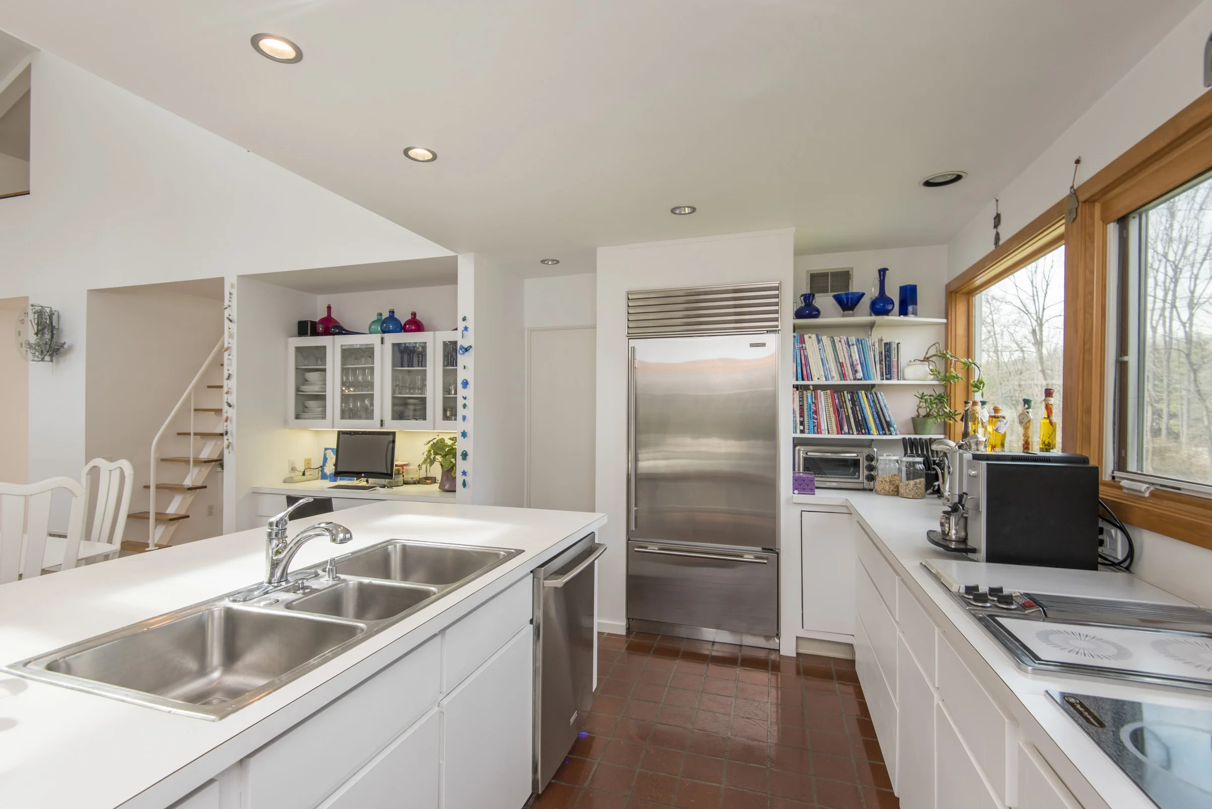 715 John Barry Dr22.jpg