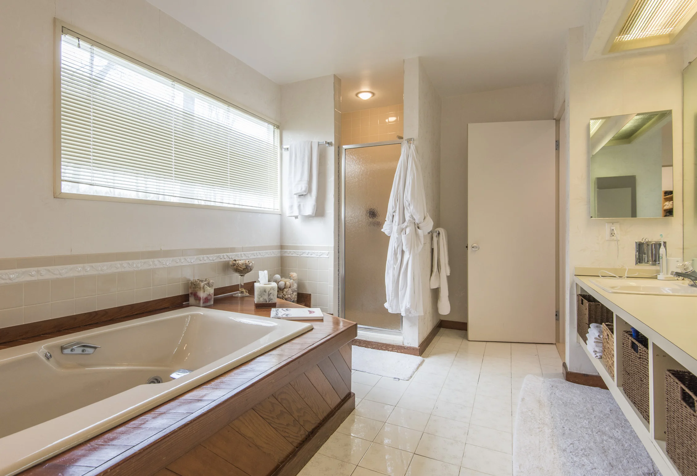 715 John Barry Dr38.jpg