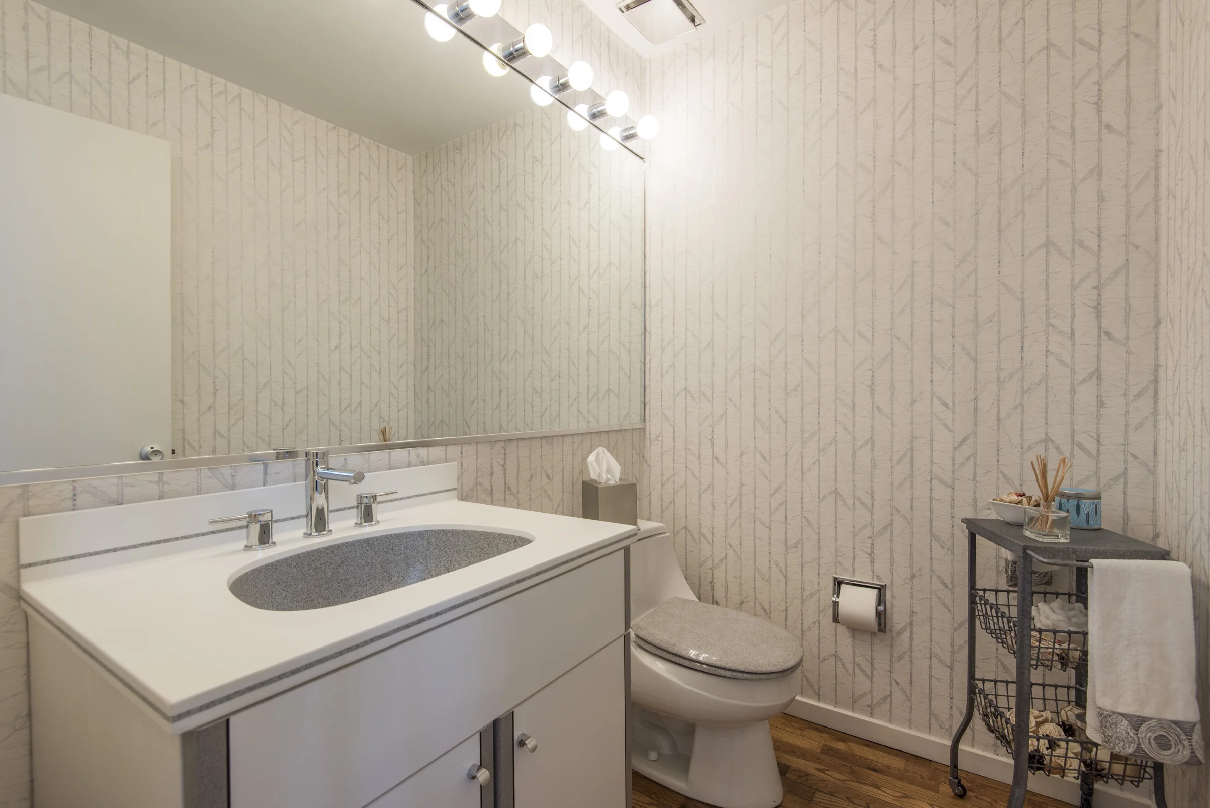 715 John Barry Dr42.jpg