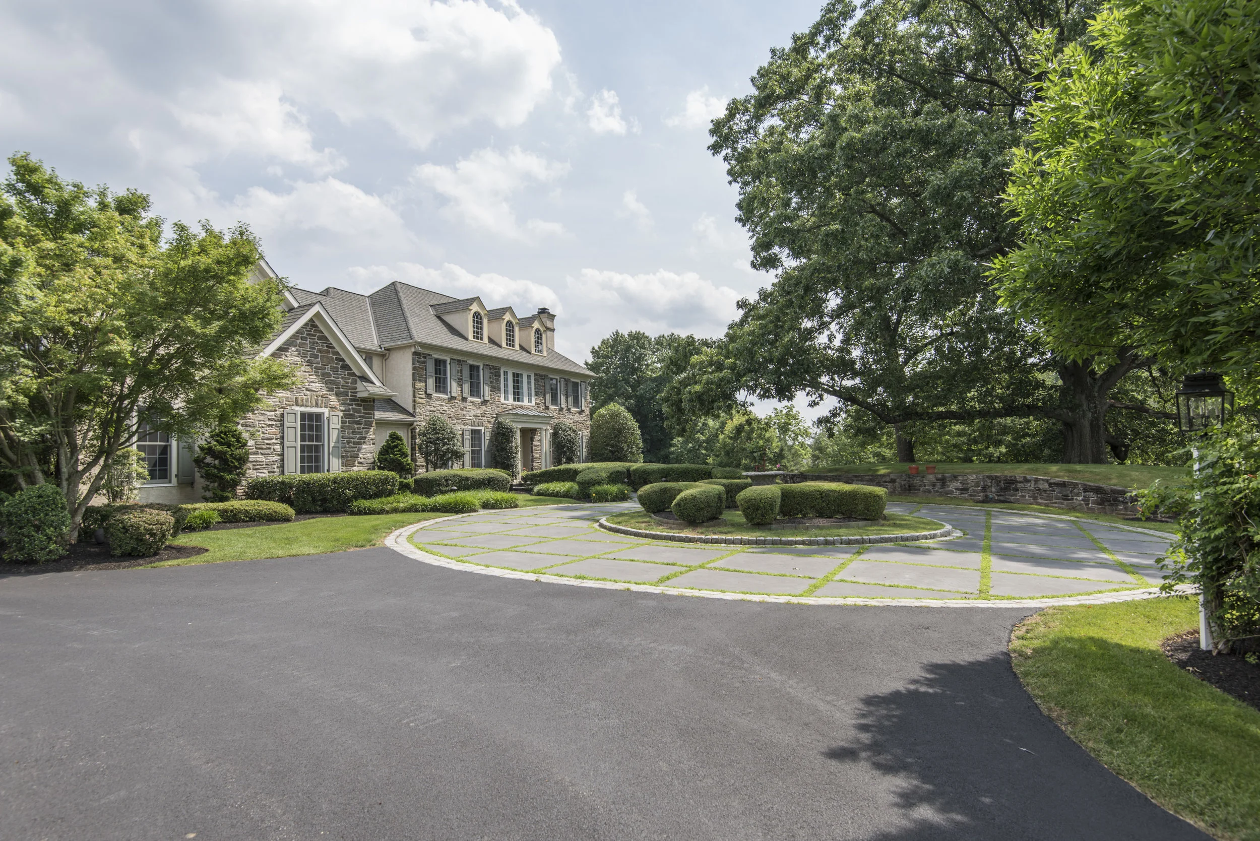 104 Water Mill Ln3.jpg