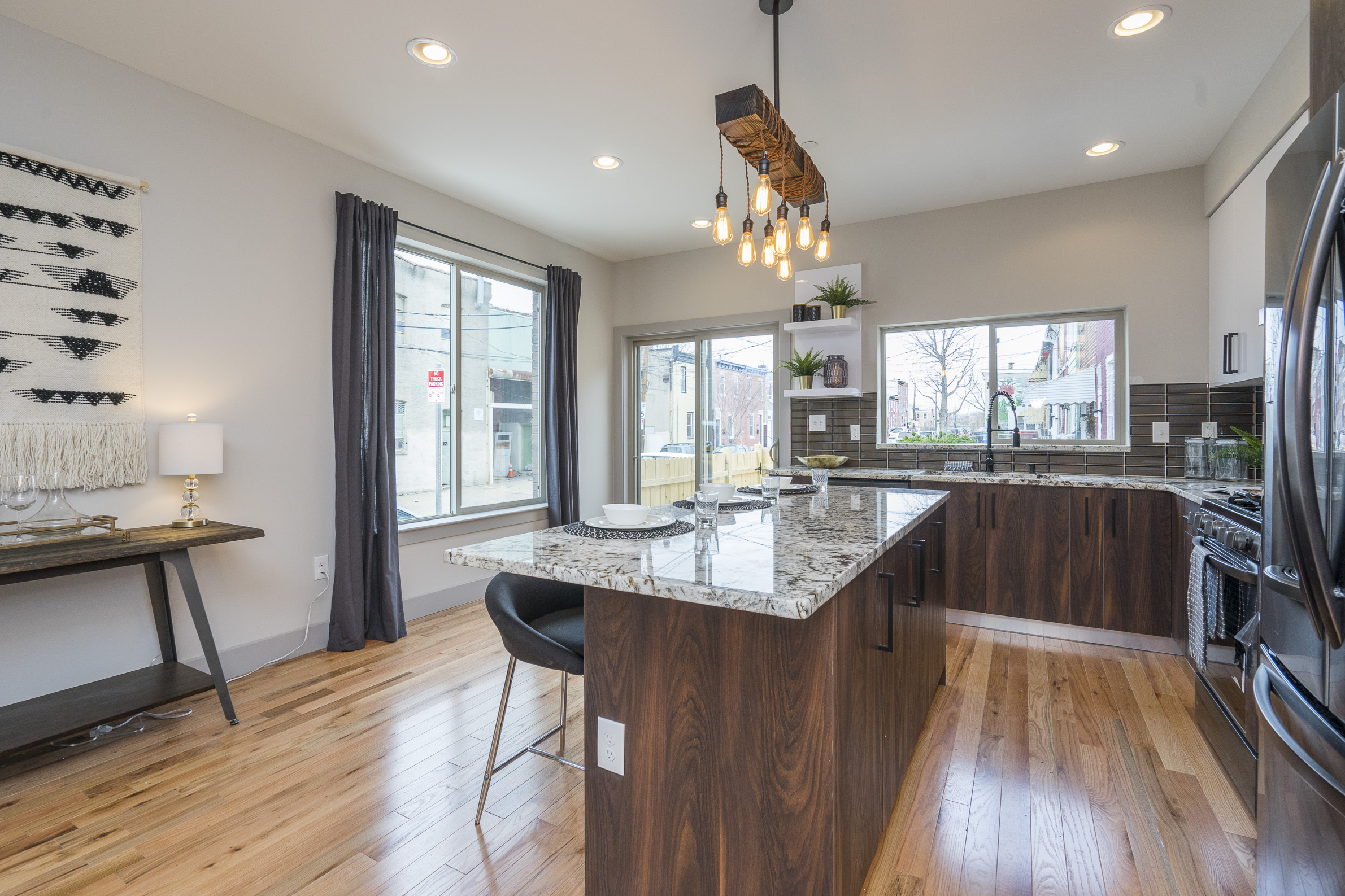 2011 E Huntingdon St_13.jpg