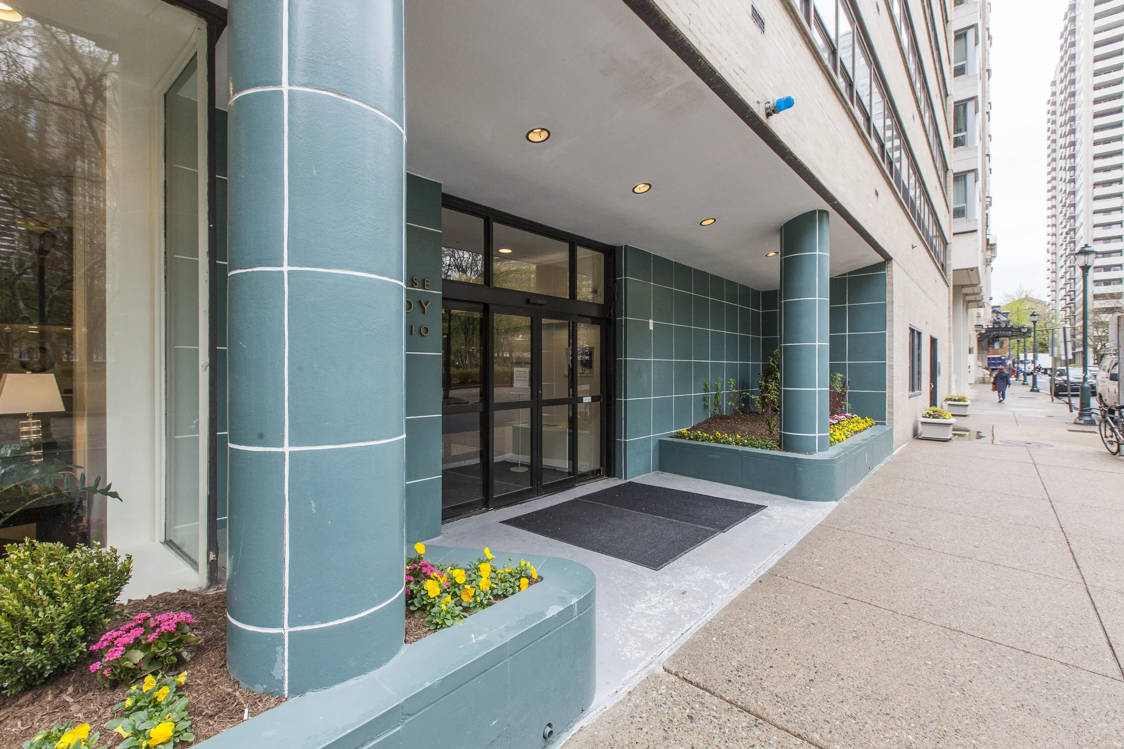 MLS 1806-18 Rittenhouse Sq Unit 3115.jpg