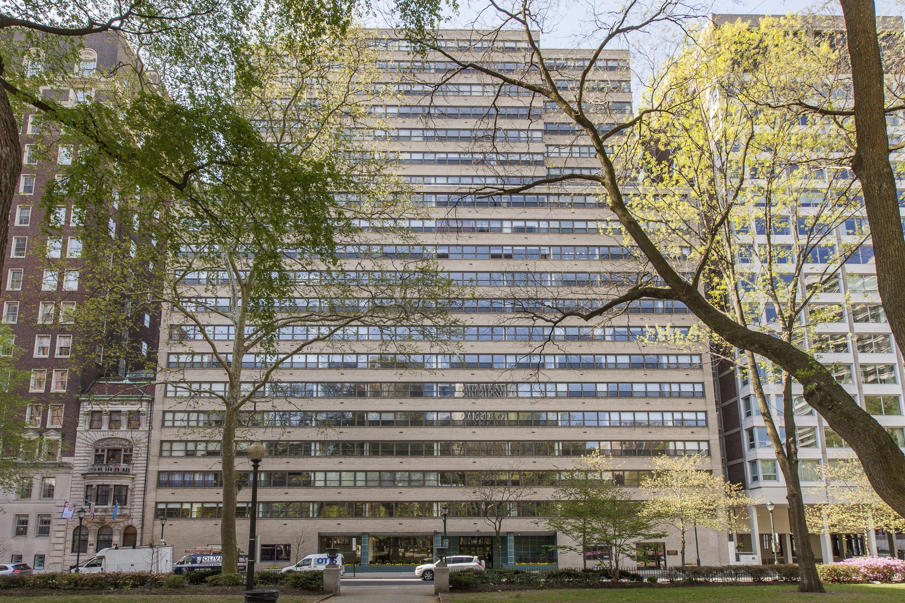 MLS 1806-18 Rittenhouse Sq Unit 31126.jpg