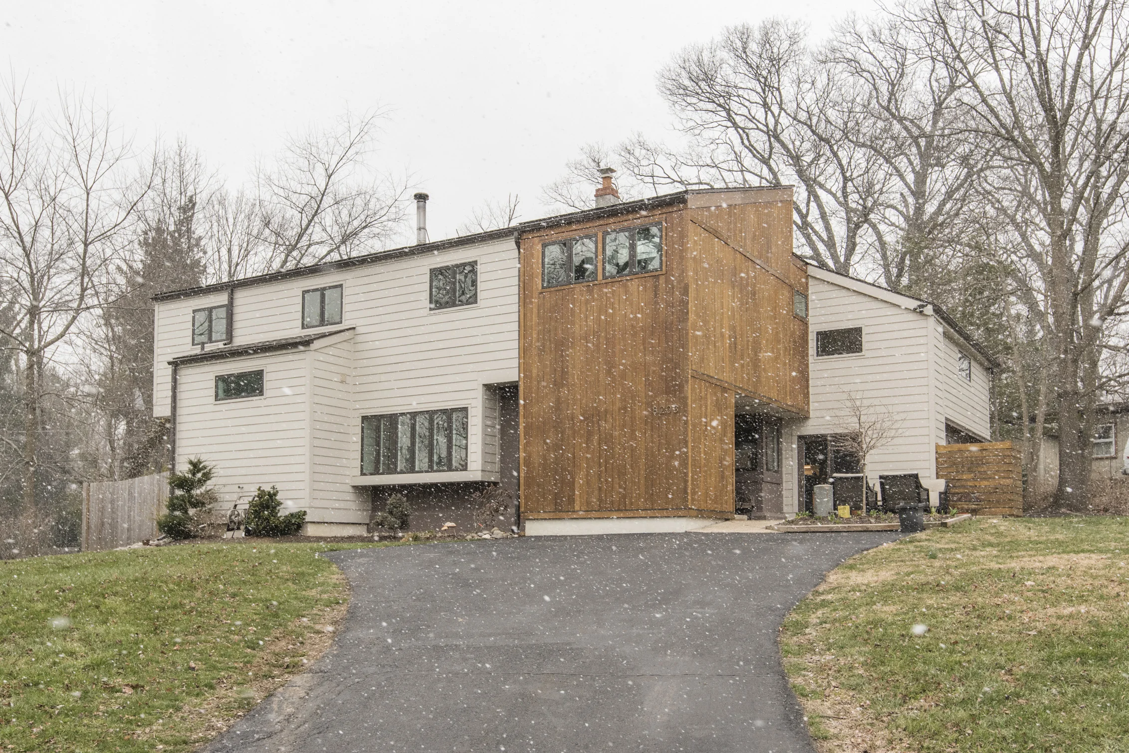 8203 Gladstone Road1.jpg