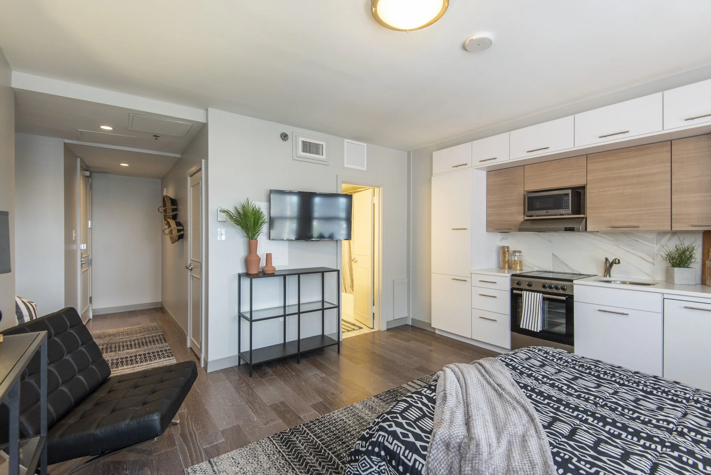 135 S. 17th St 14116.jpg