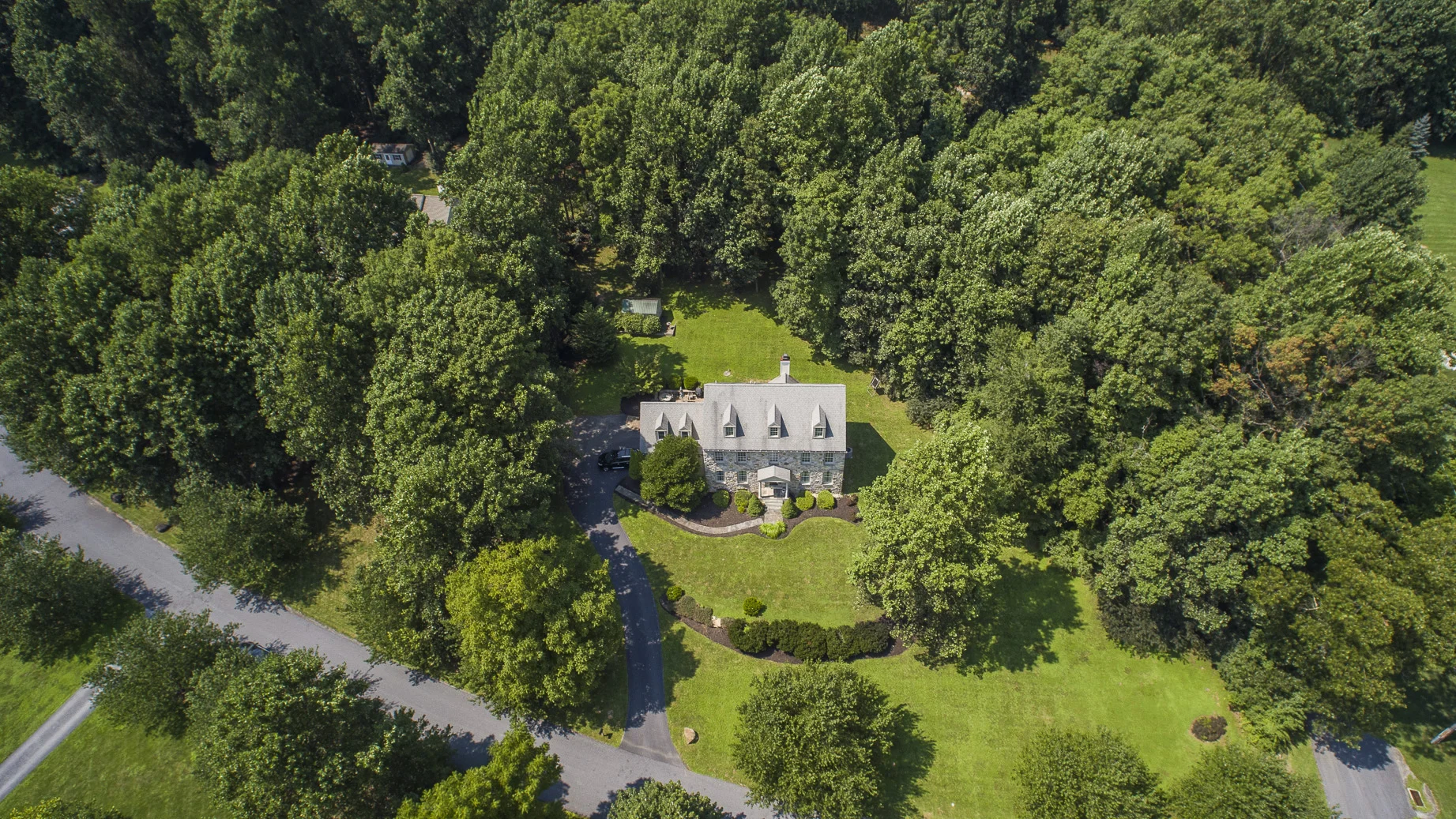 2 Forest Glen Drive_2.jpg