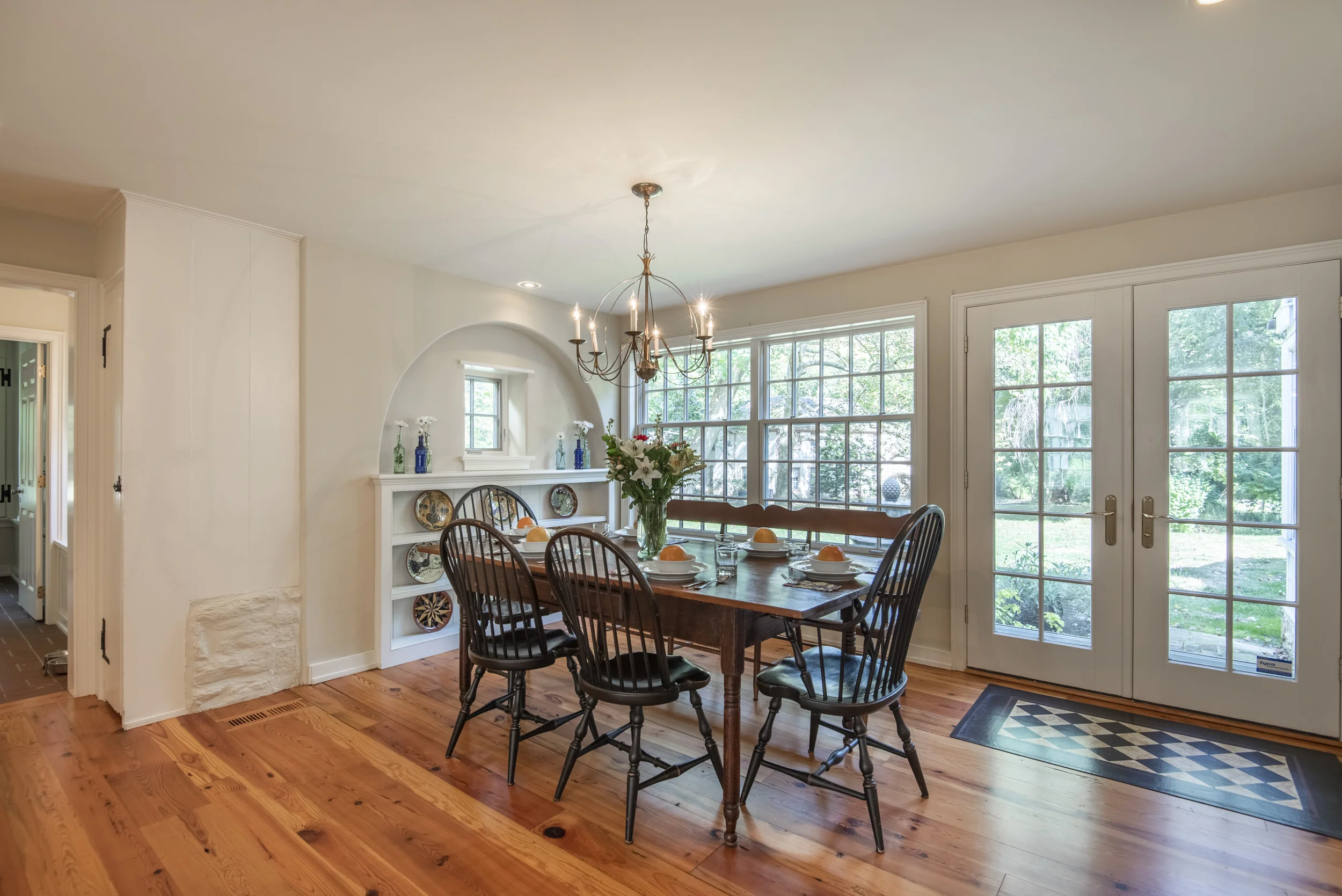 815 Larkspur Ln_digital_9.jpg