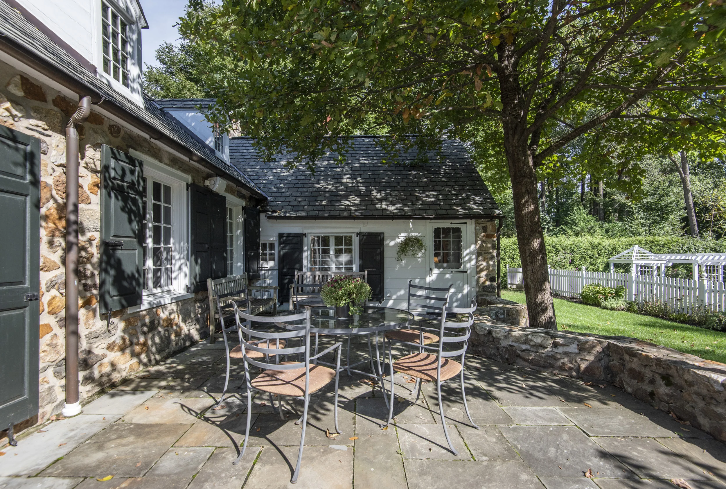 815 Larkspur Ln_digital_27.jpg