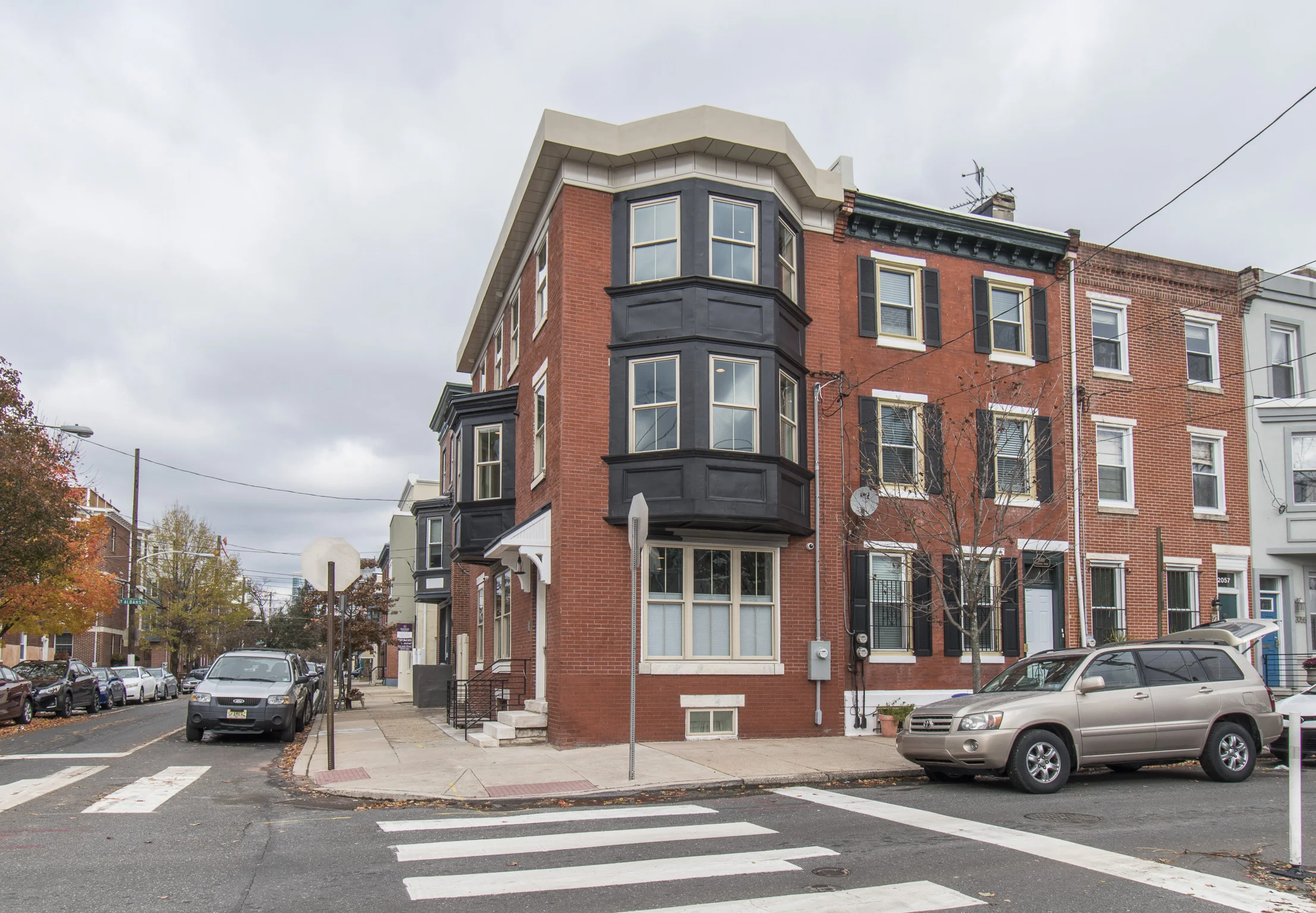 MLS 2061 Catharine St_3.jpg