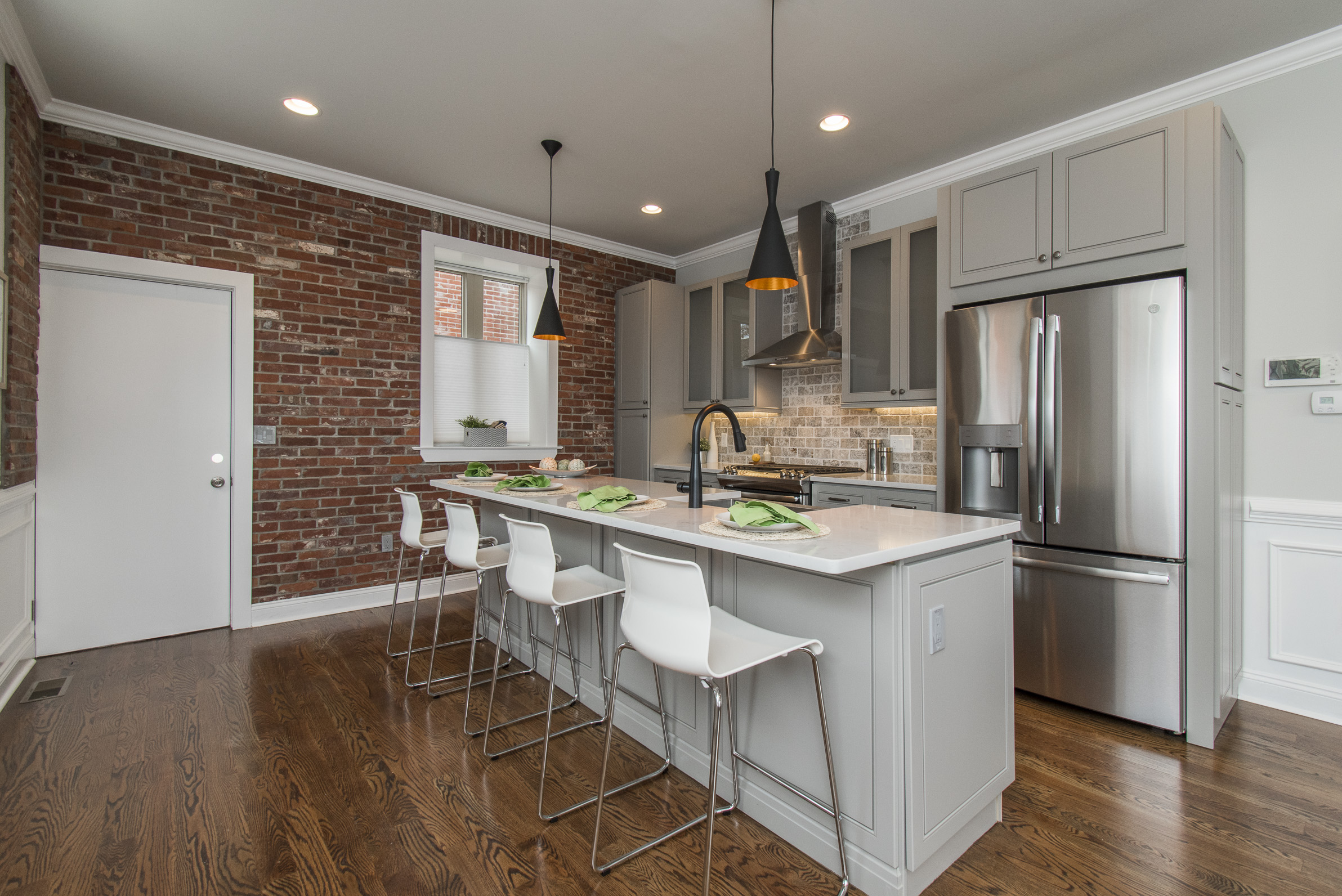 MLS 2061 Catharine St_12.jpg