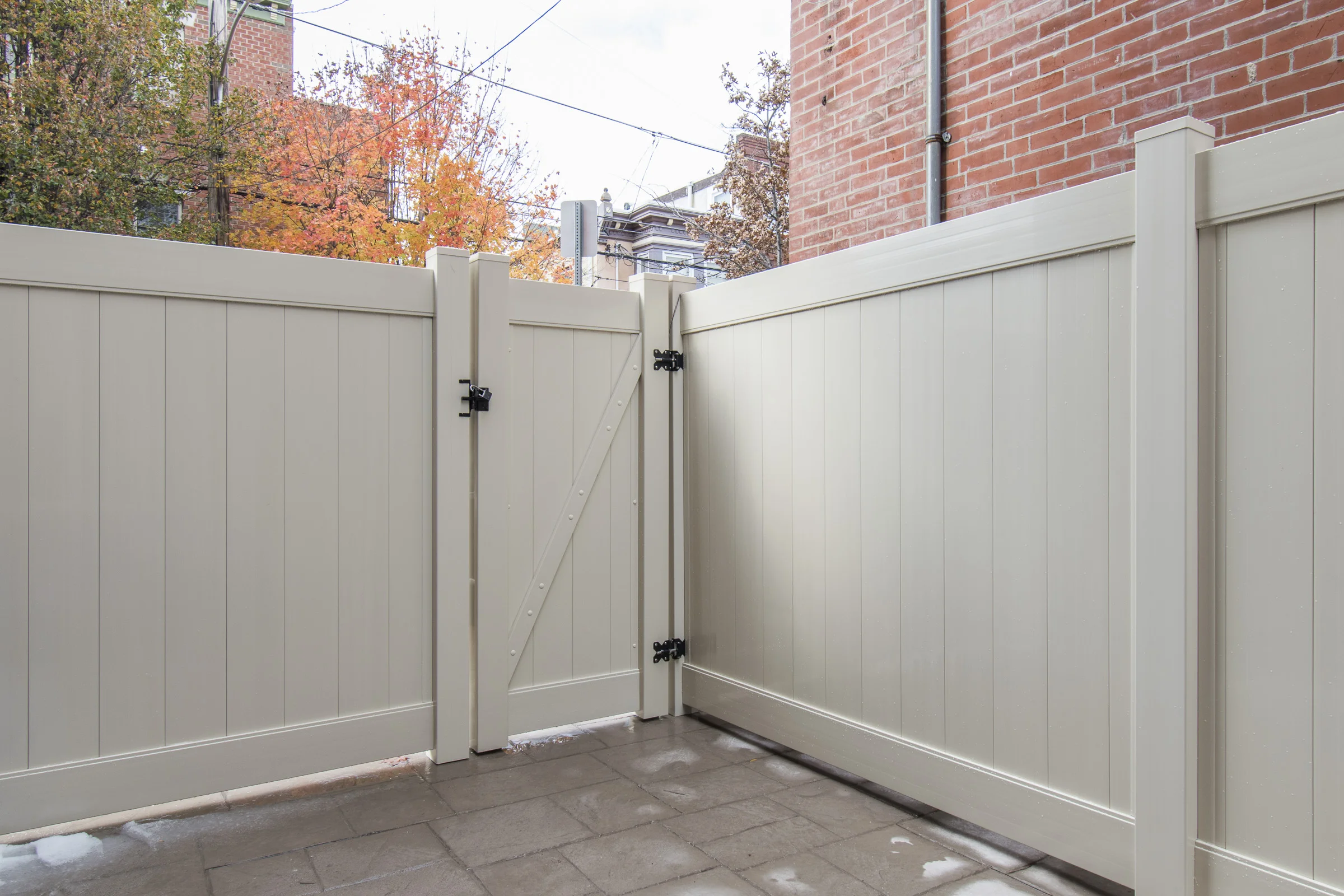 MLS 2061 Catharine St_21.jpg