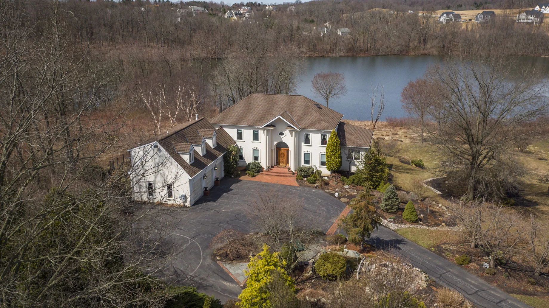 MLS 4 Matisse Drive17.jpg