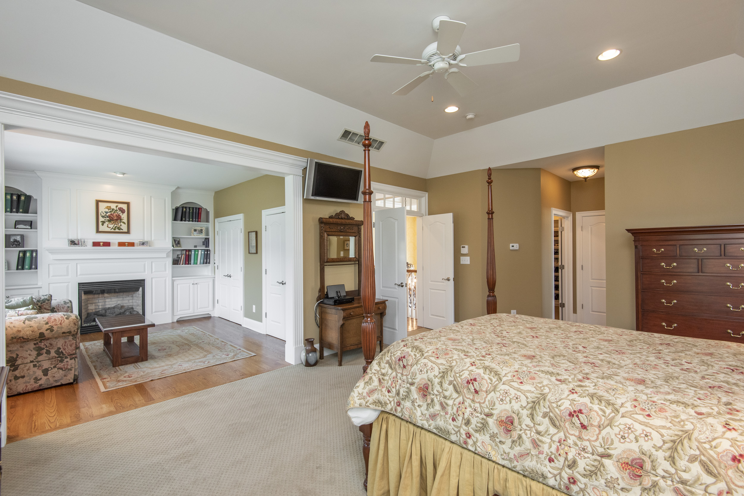 18 Colonial Dr_digital_64.jpg