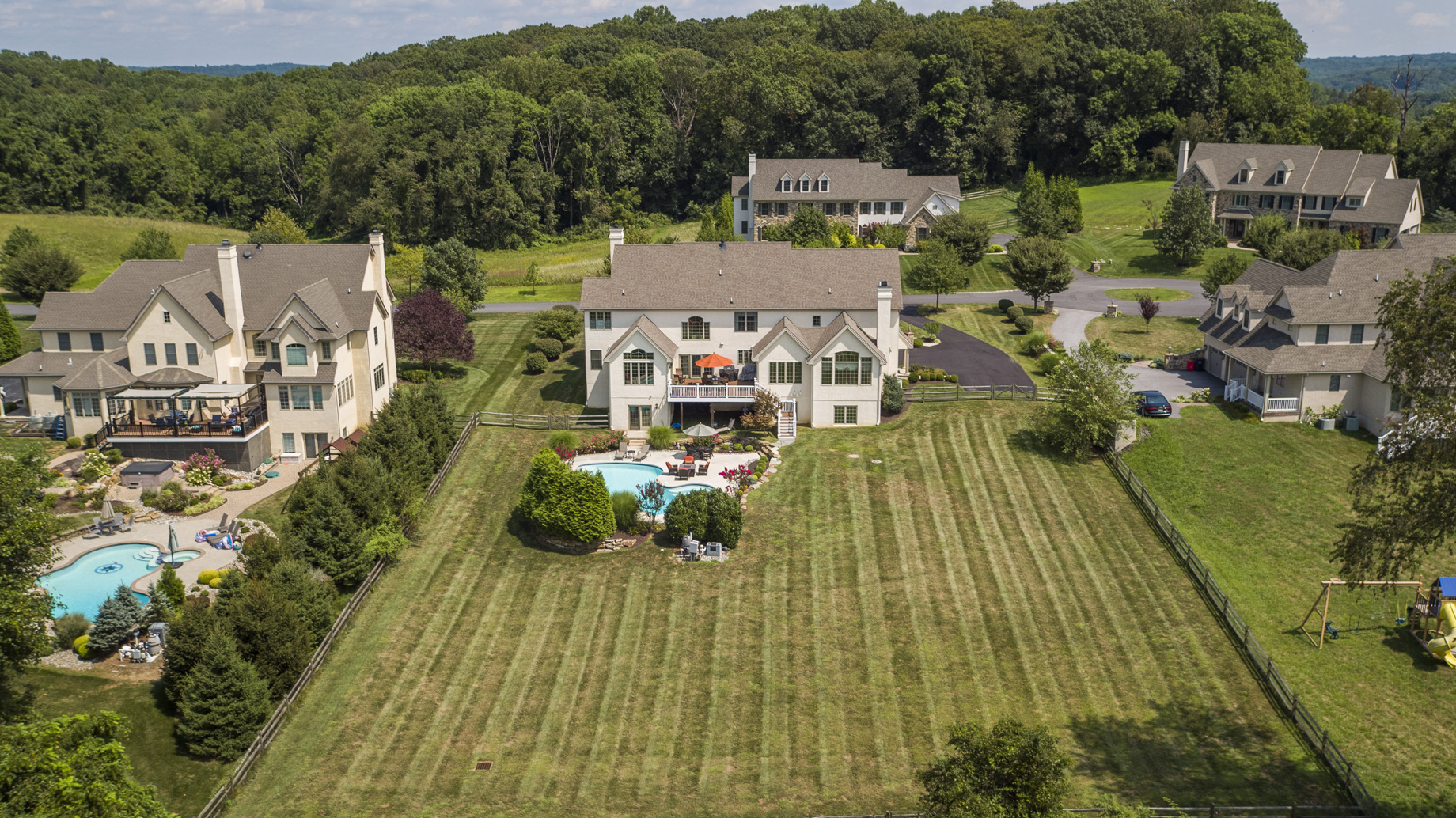 18 Colonial Dr10.jpg