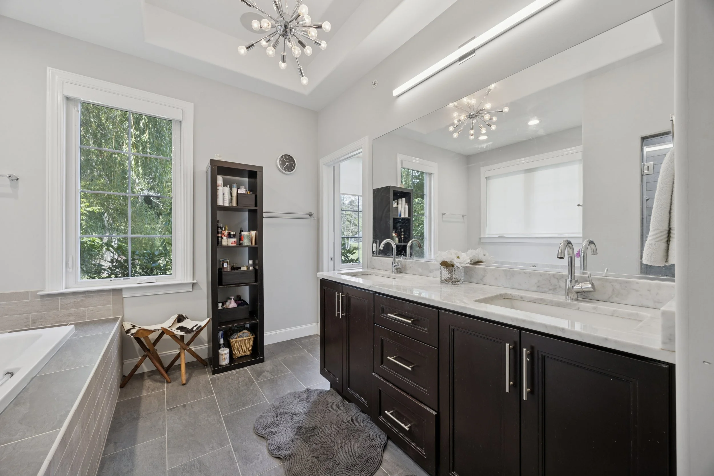 14-35 Pine Tree Dr_14.jpg