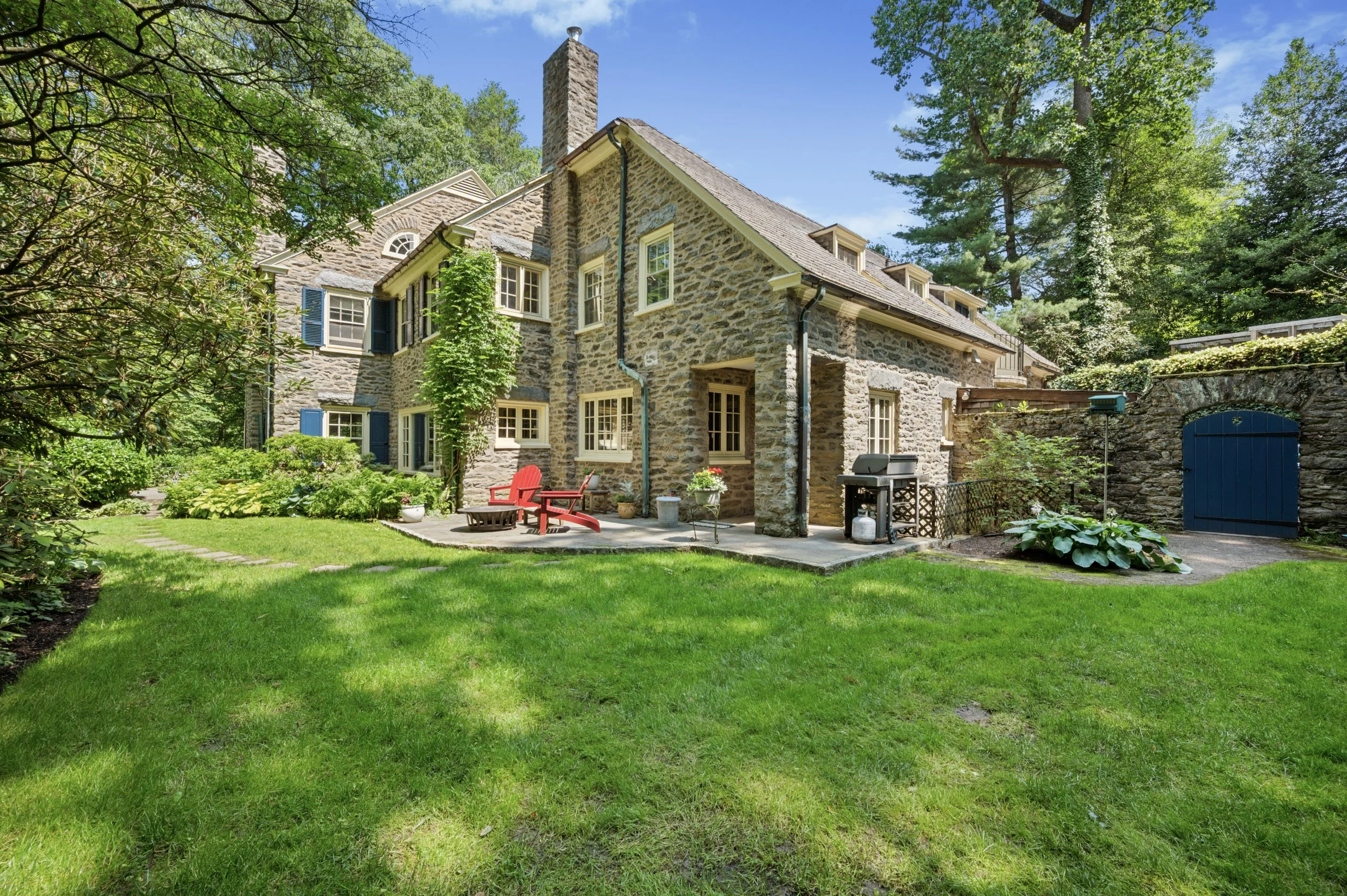 Exterior4.jpg
