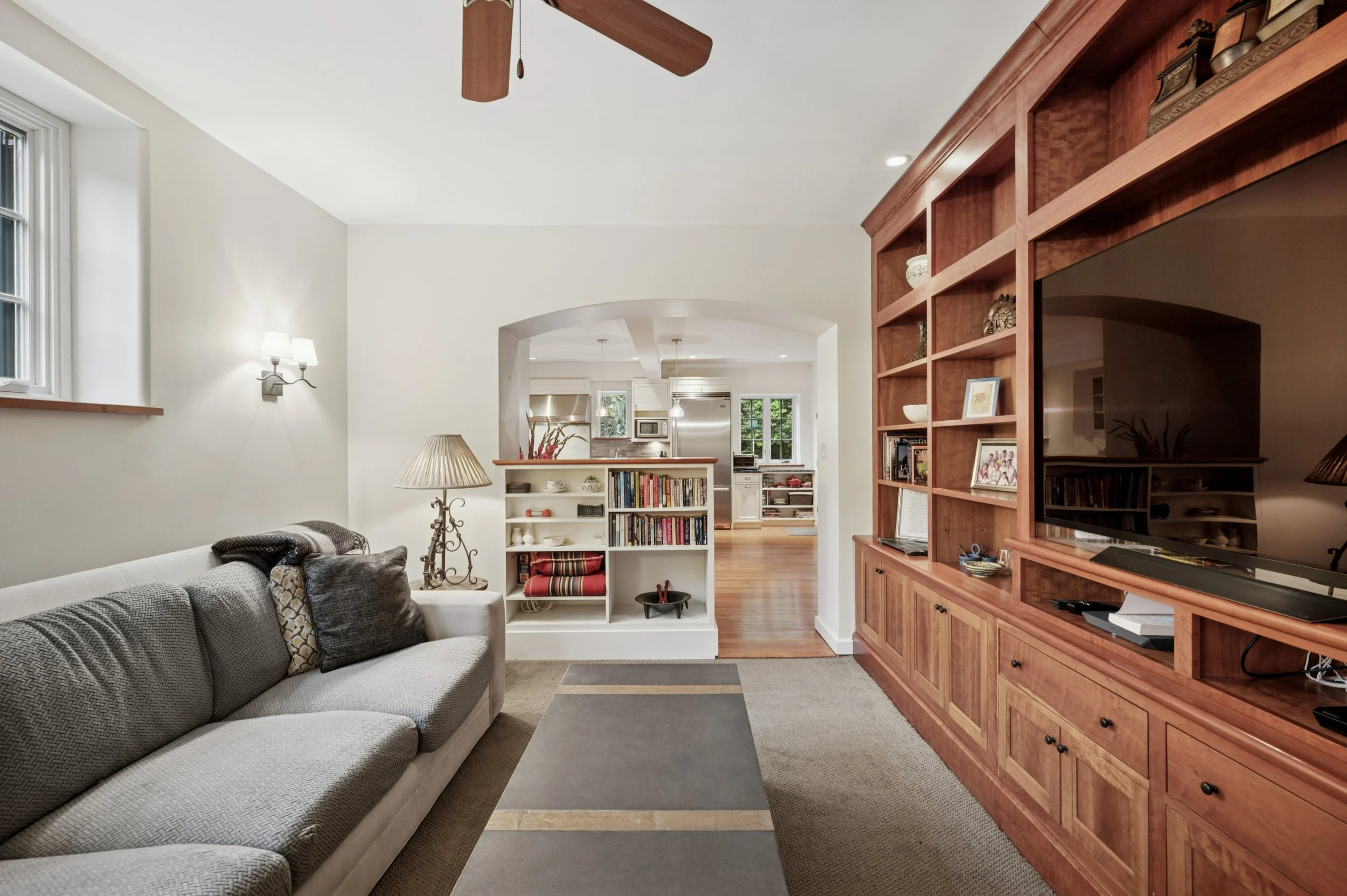12-7004 Wissahickon Ave_12.jpg