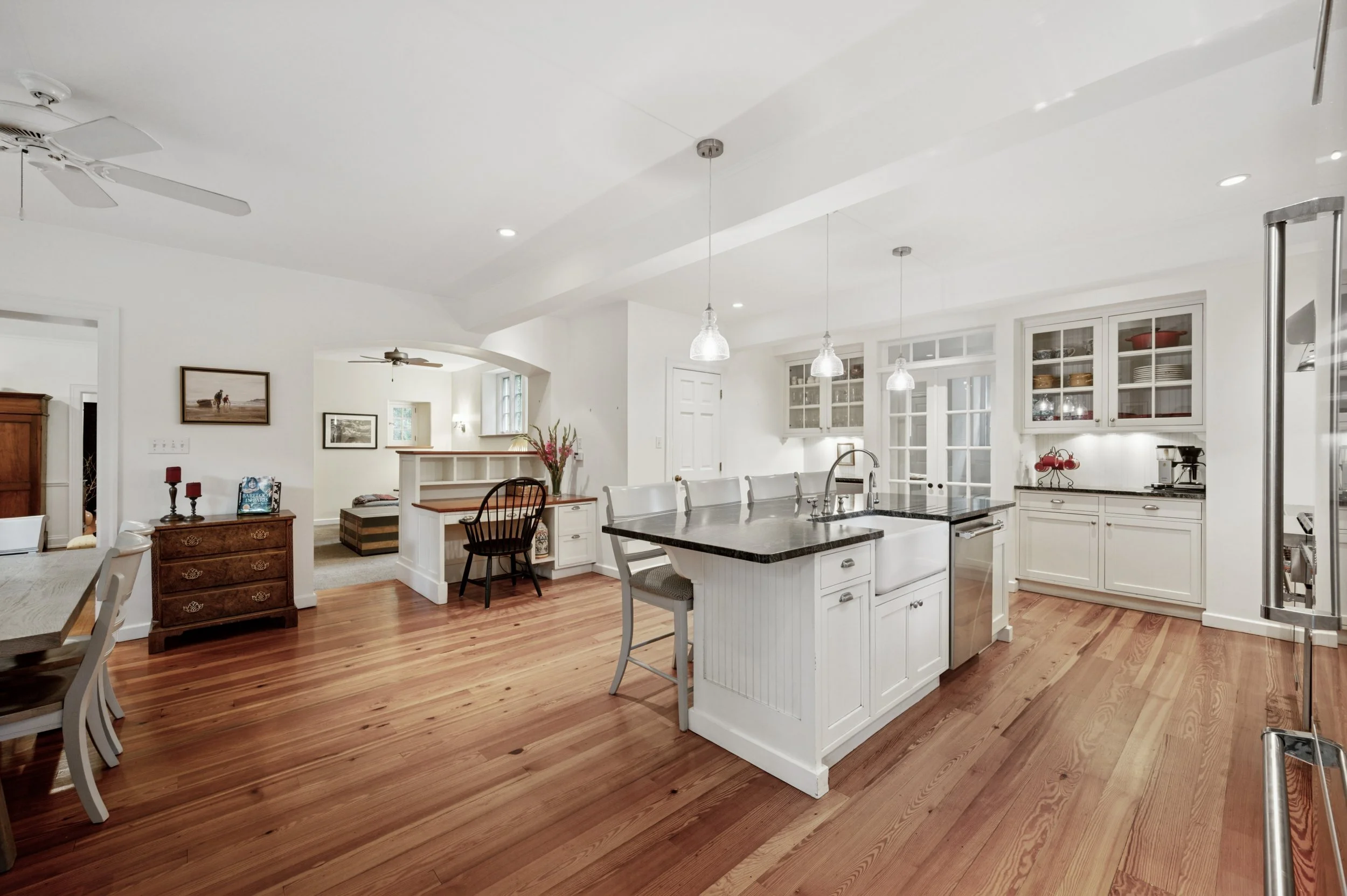 05-7004 Wissahickon Ave_05.jpg