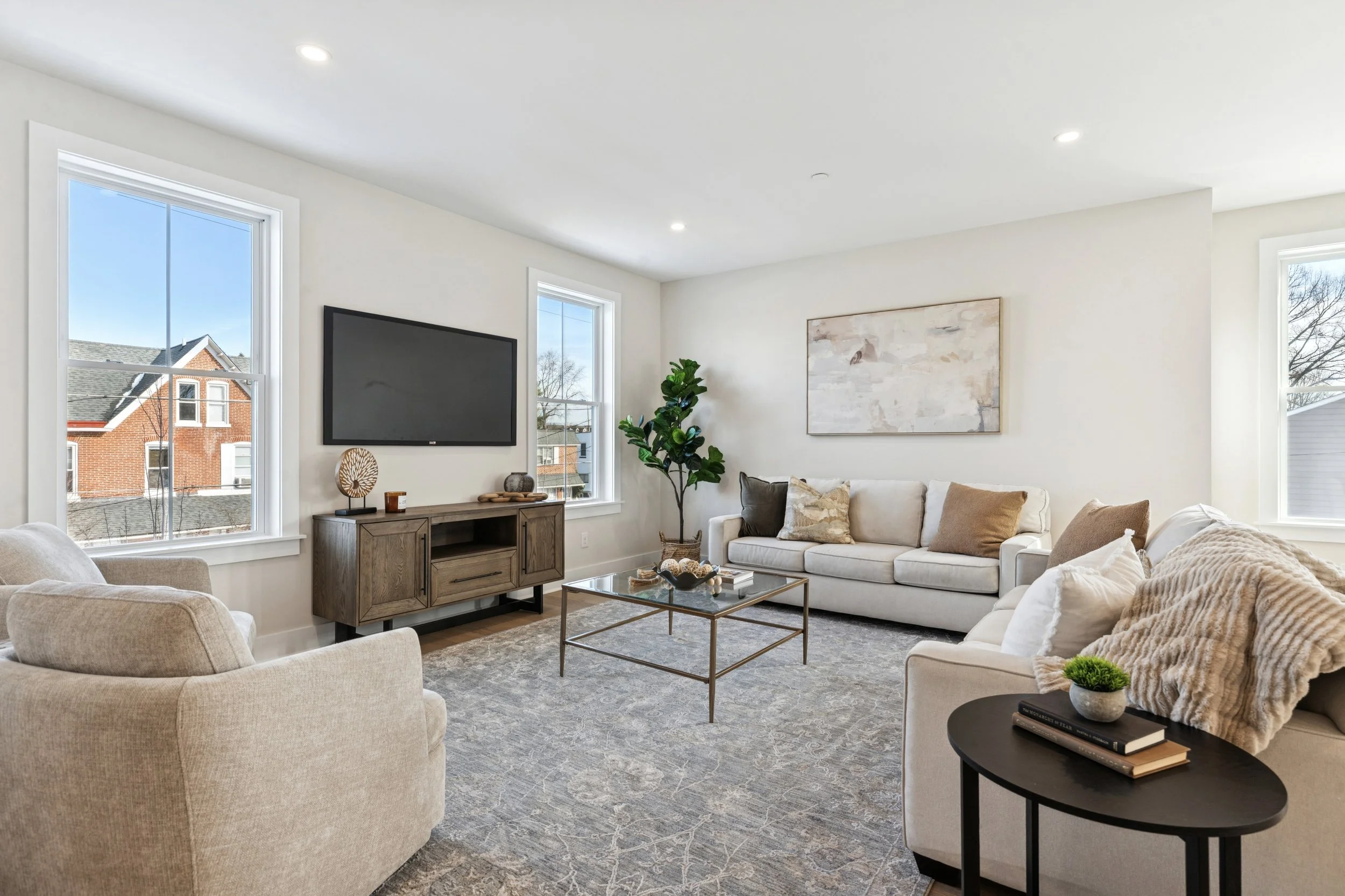 738 S Matlack St_12.jpg