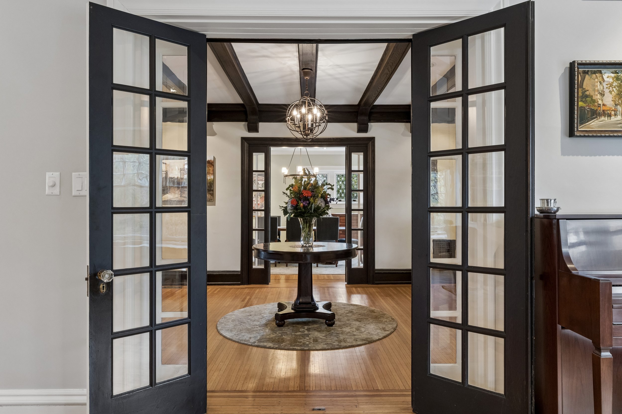 8111 St Martins Ln_10.jpg