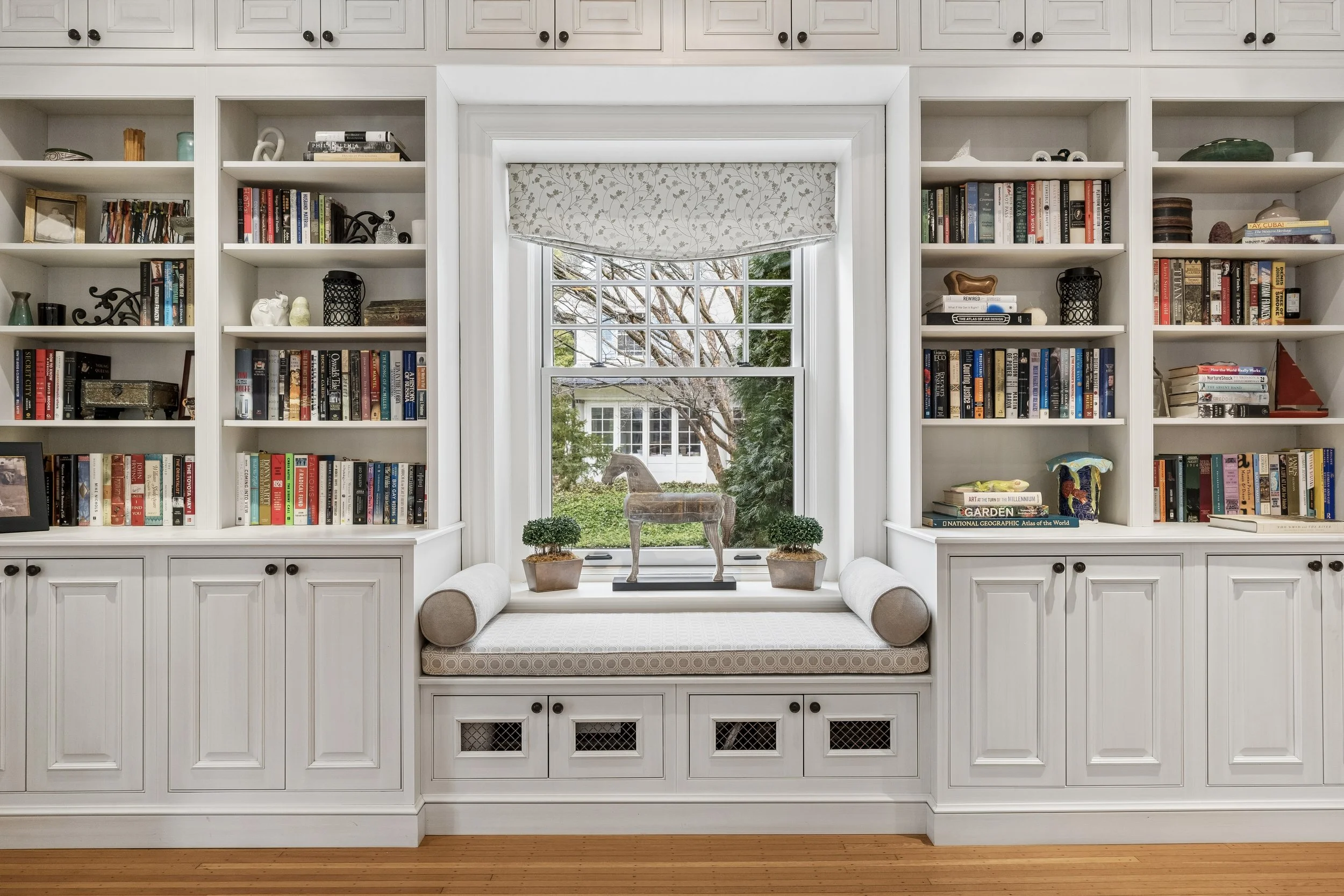 8111 St Martins Ln_13.jpg