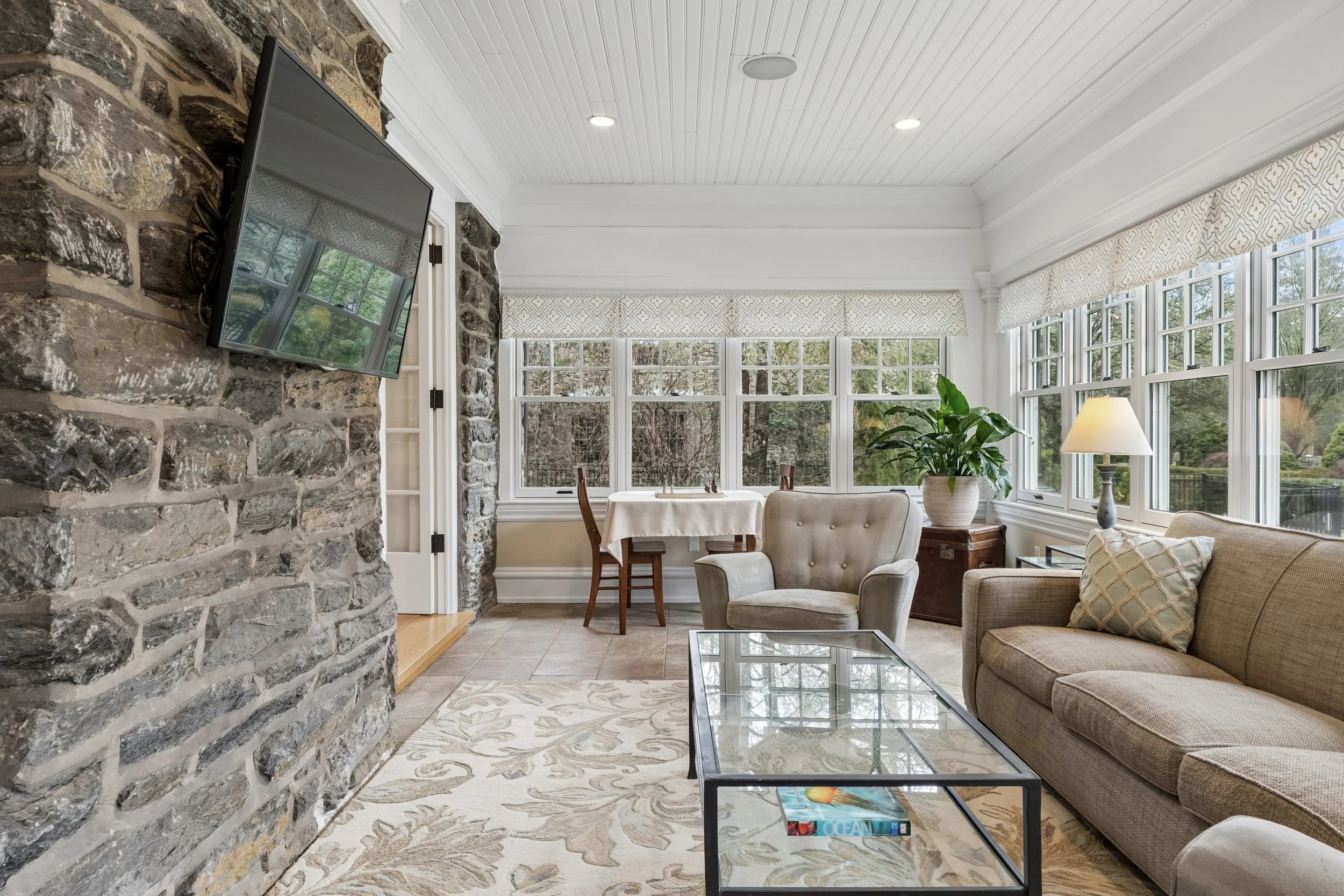 8111 St Martins Ln_16.jpg