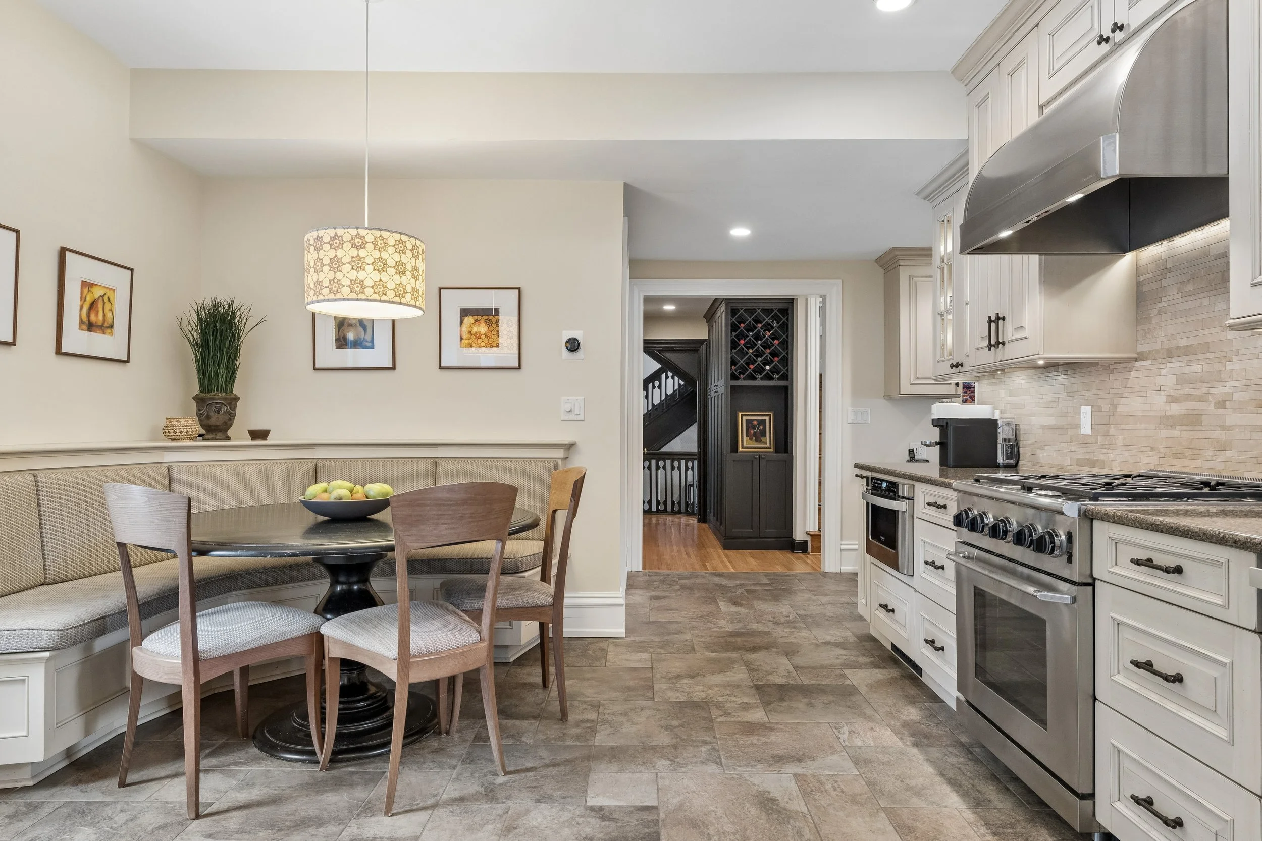 8111 St Martins Ln_28.jpg