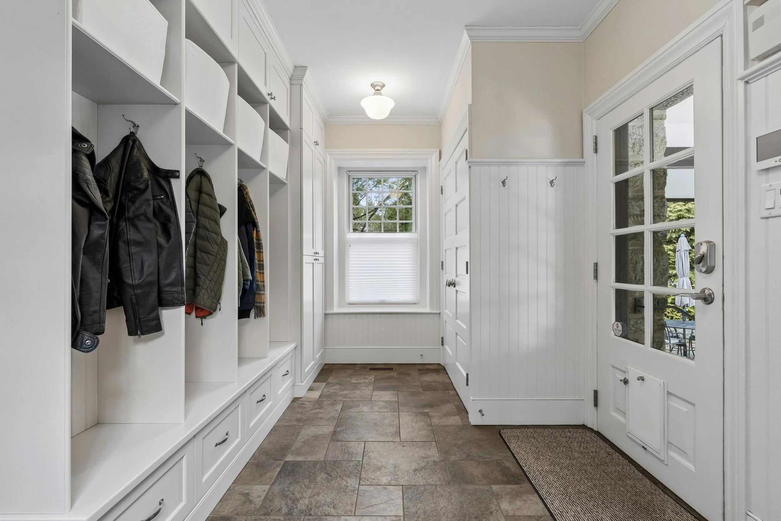 8111 St Martins Ln_31.jpg