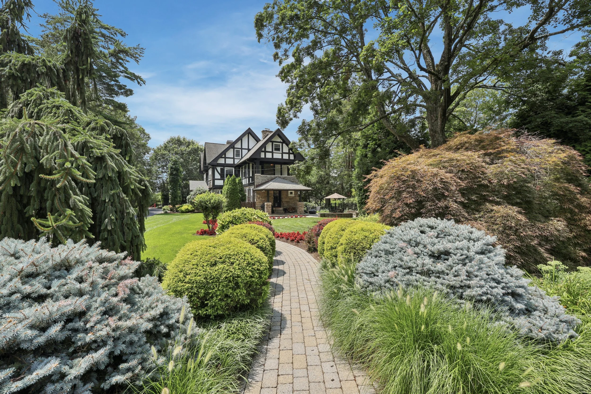 8111 St Martins Ln_13.jpg