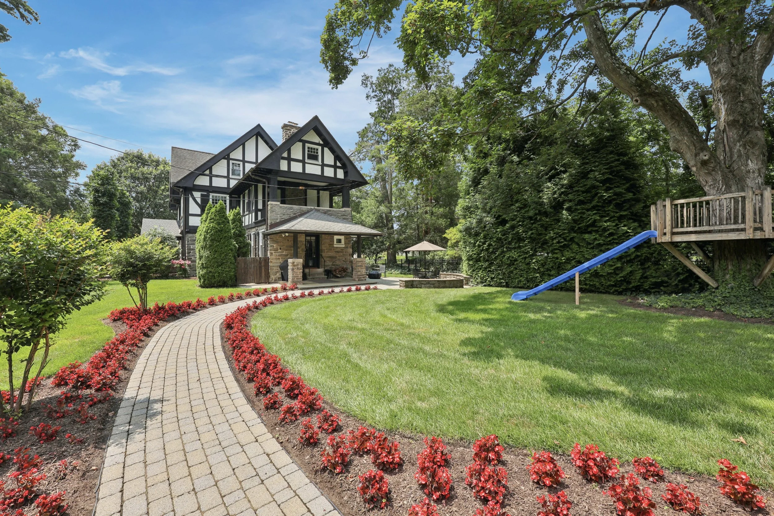 8111 St Martins Ln_14_1.jpg