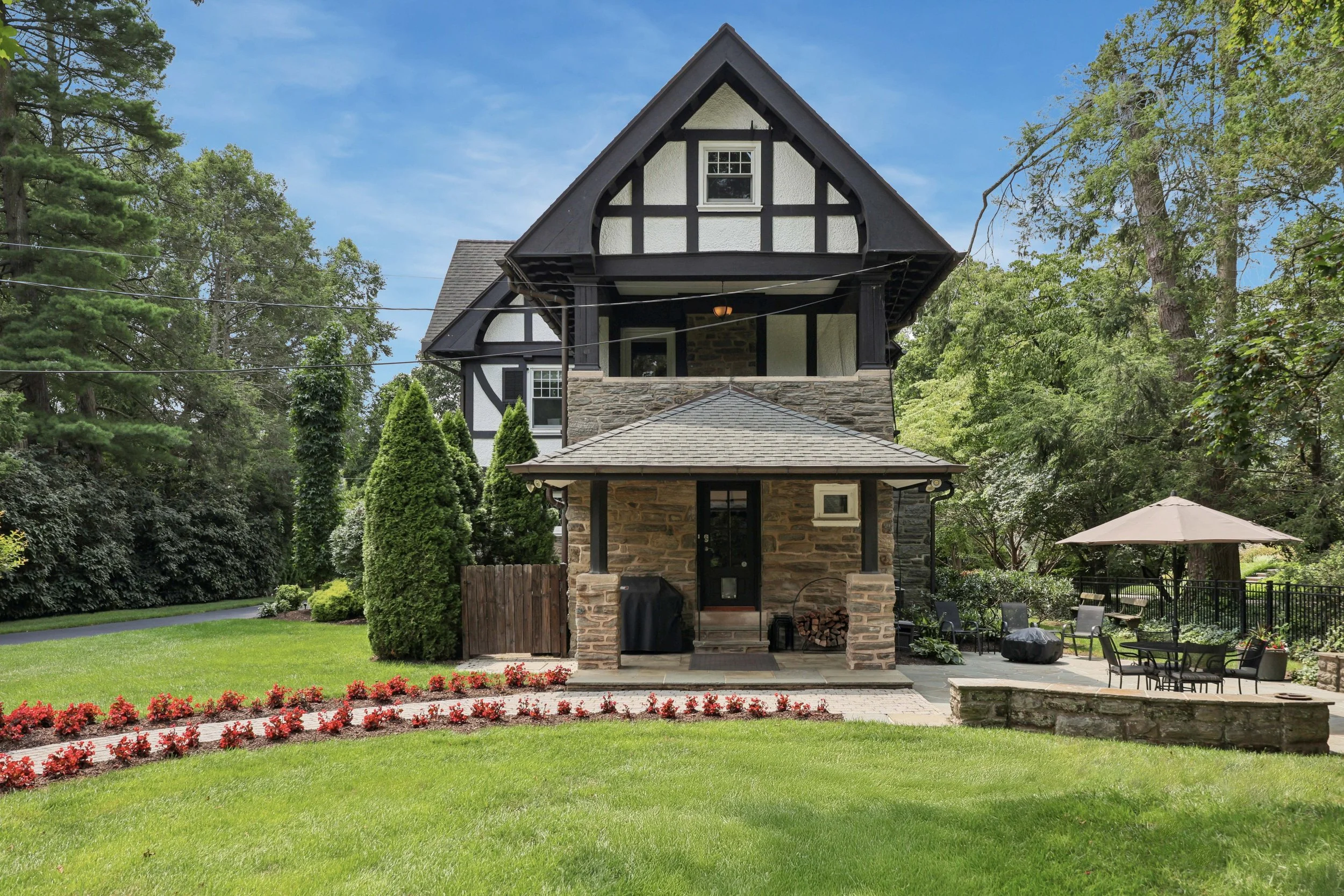 8111 St Martins Ln_17_1.jpg